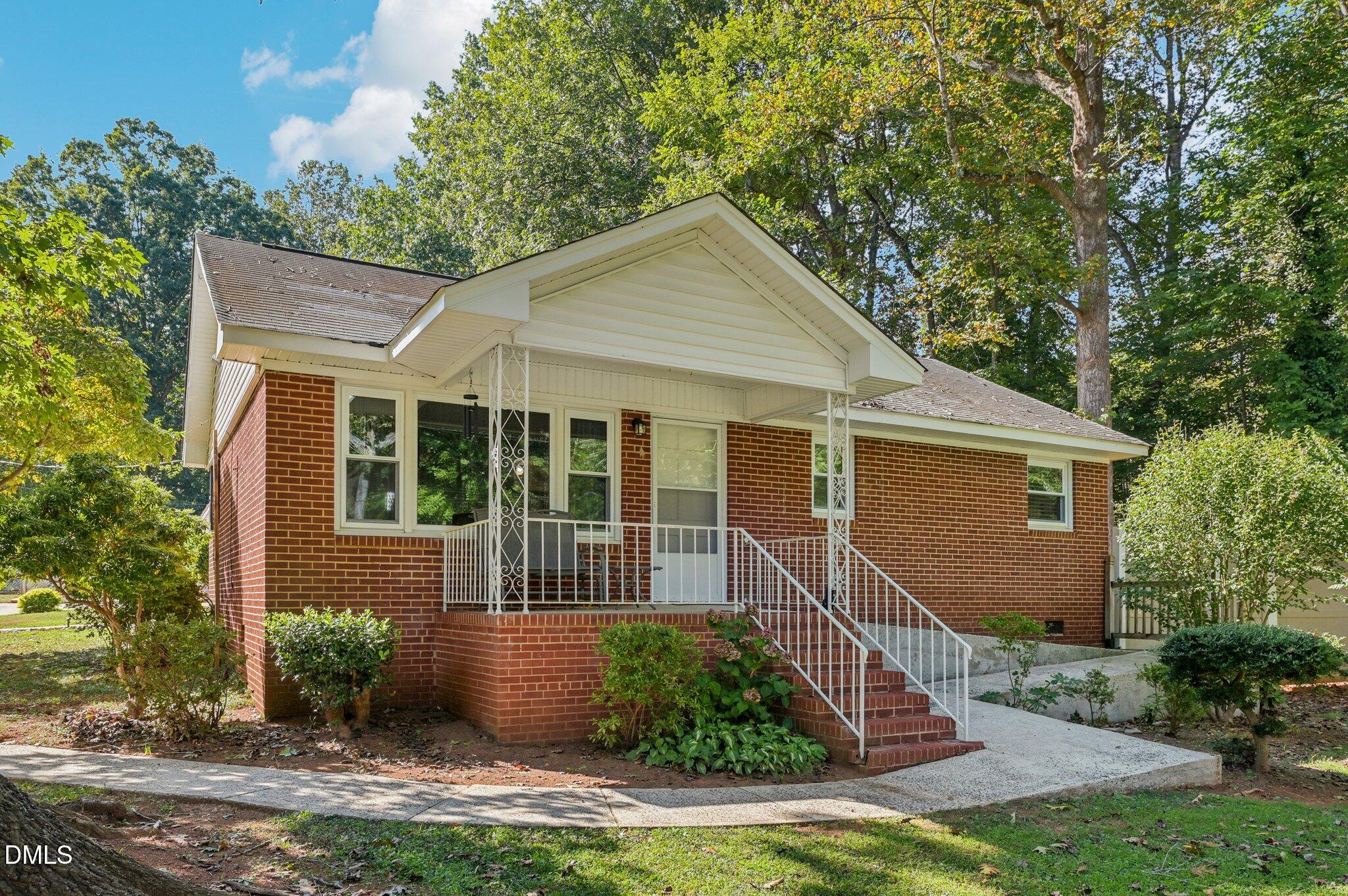 920 Apple Lane