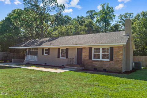 A home in La Grange