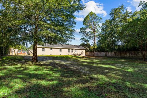 A home in La Grange