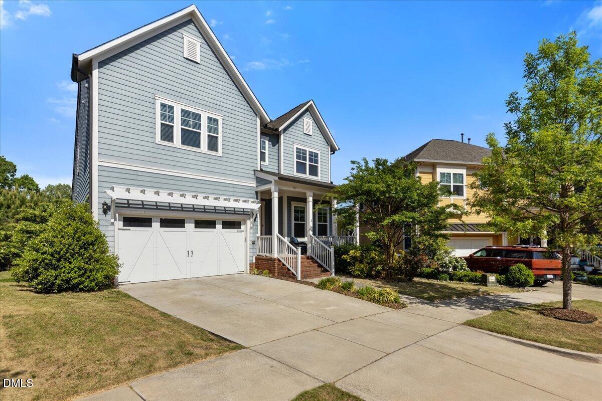 717 Lake Holding Street