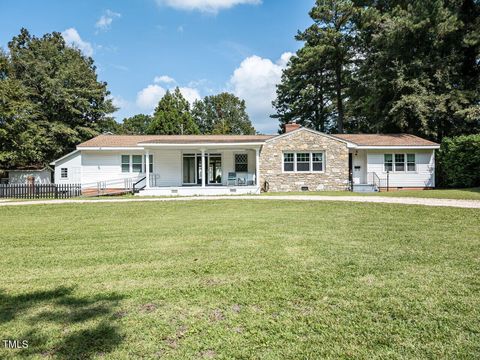 Photo of 110 W Parker Street, Smithfield, NC 27577 (MLS # 10161148)