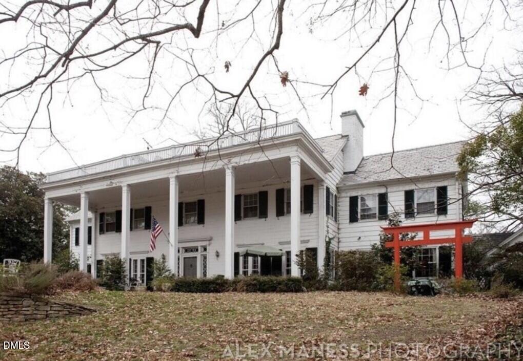 105 W Knox Street