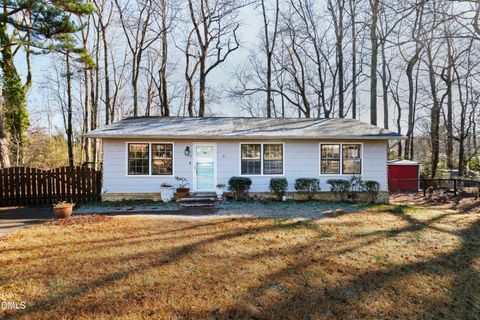 Property photo of 909 Bryn Mawr Court, Apex, NC 27502