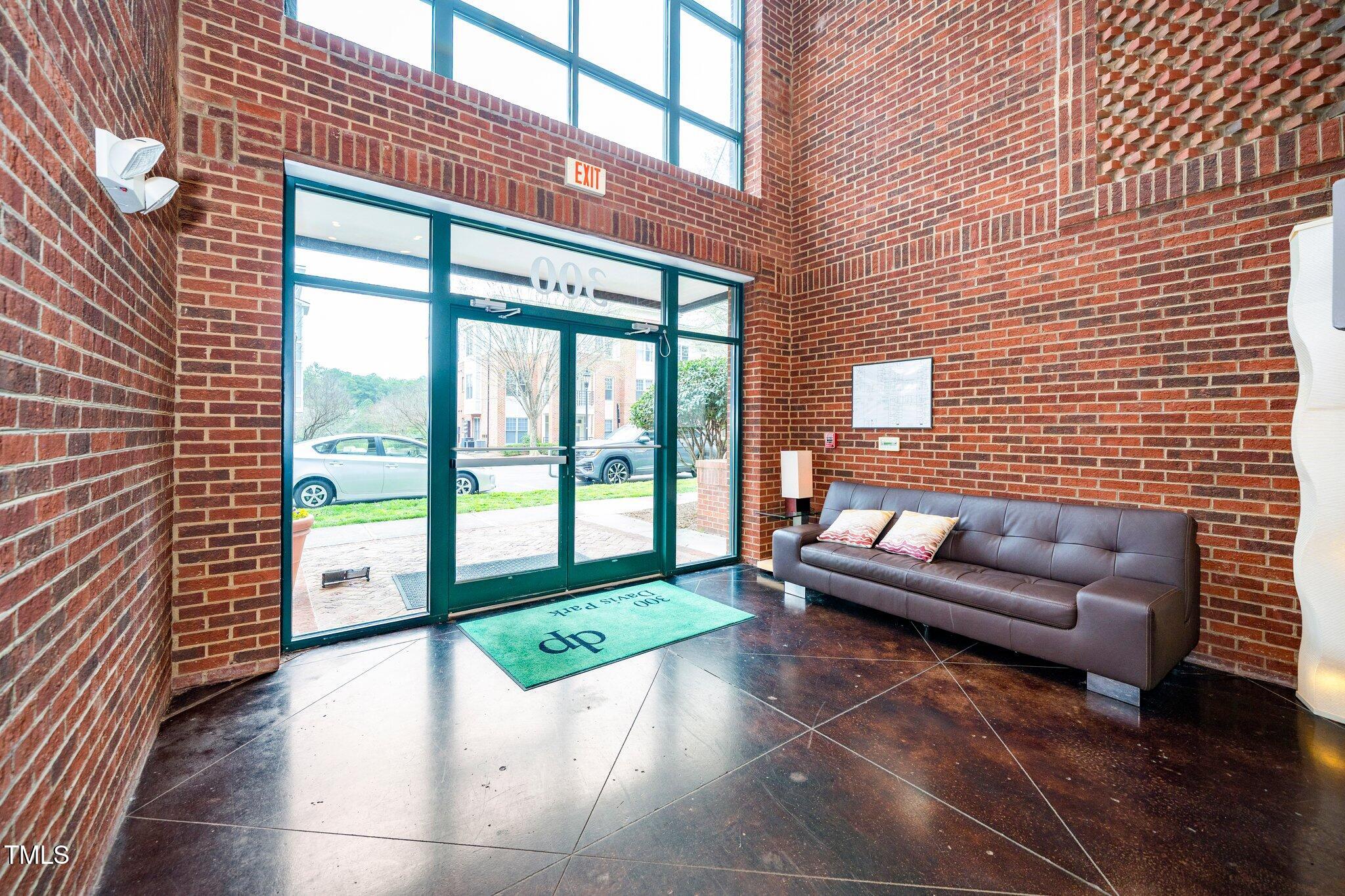 300 Finsbury 115