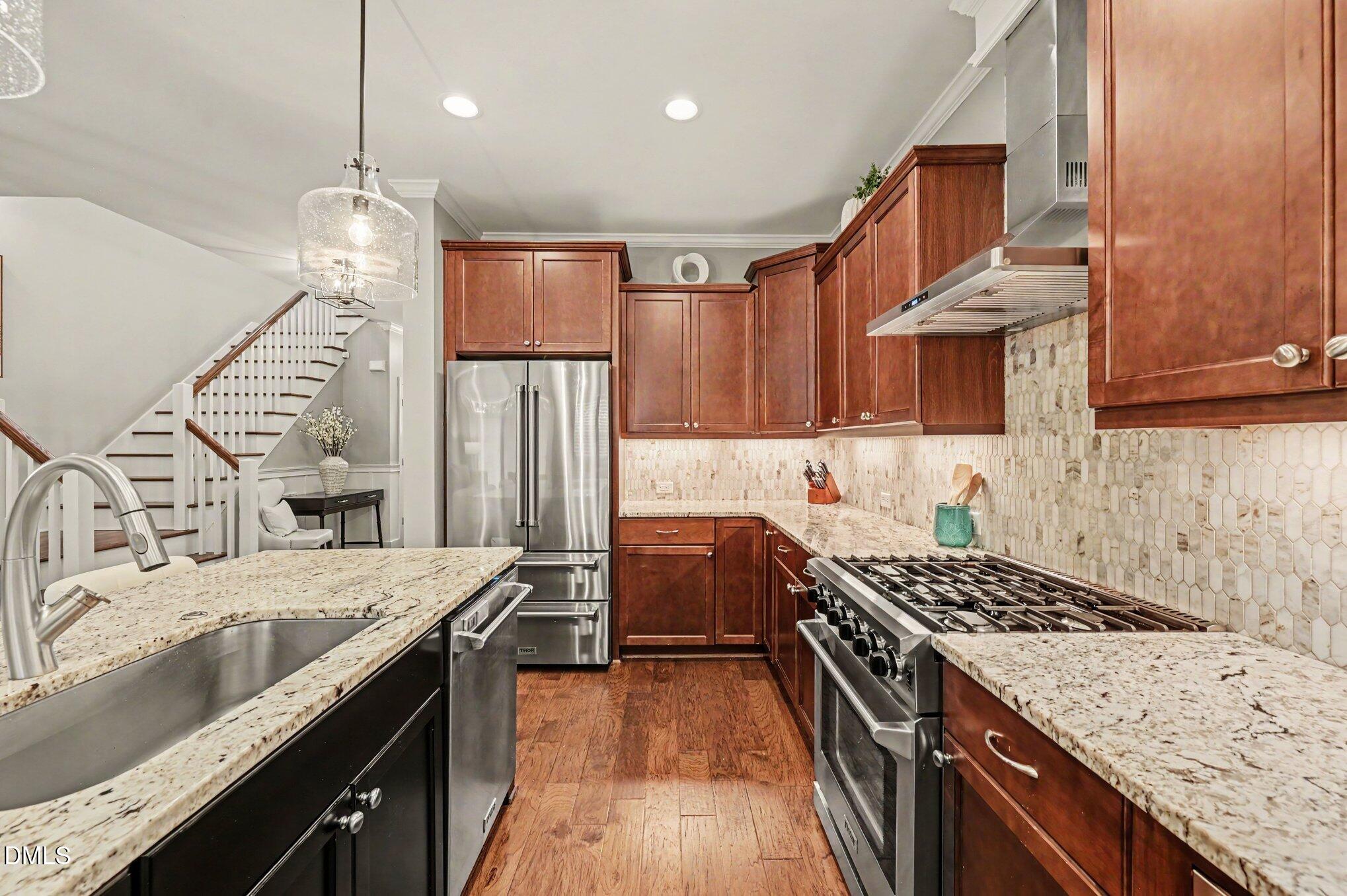 712 Goldenview Acres Court