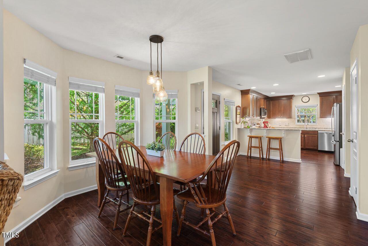 Hillsborough, North Carolina 27278, United States, 4 Bedrooms Bedrooms, ,3 BathroomsBathrooms,Residential,Pending,141377