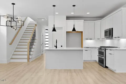 MLS: 10077021