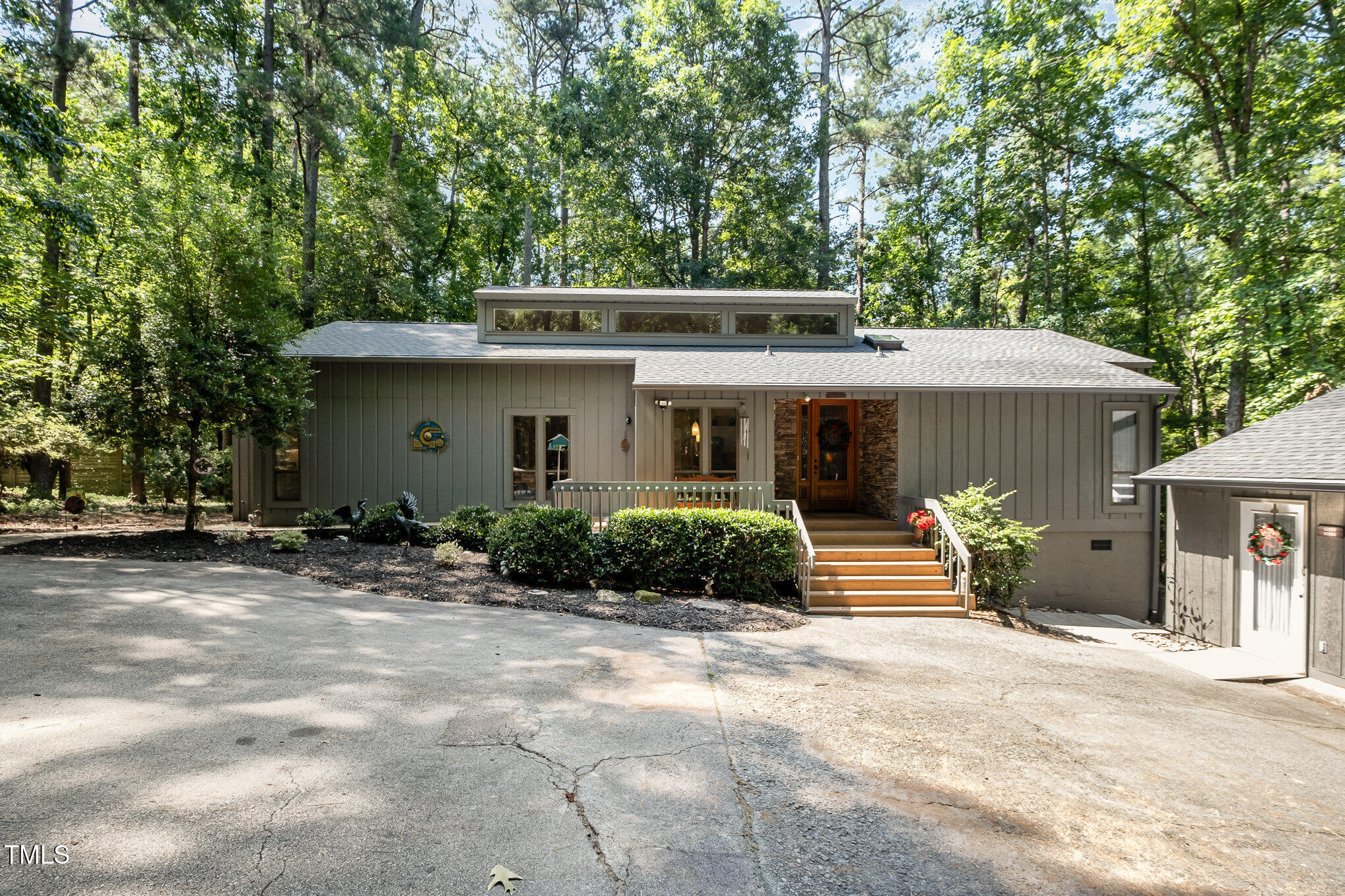 127 Creekwood