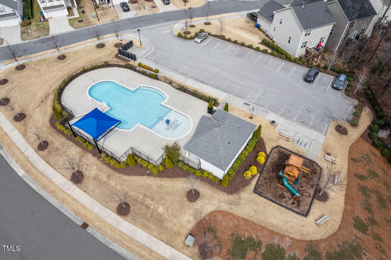 Durham, North Carolina 27703, United States, 4 Bedrooms Bedrooms, ,3 BathroomsBathrooms,Residential,Pending,88262