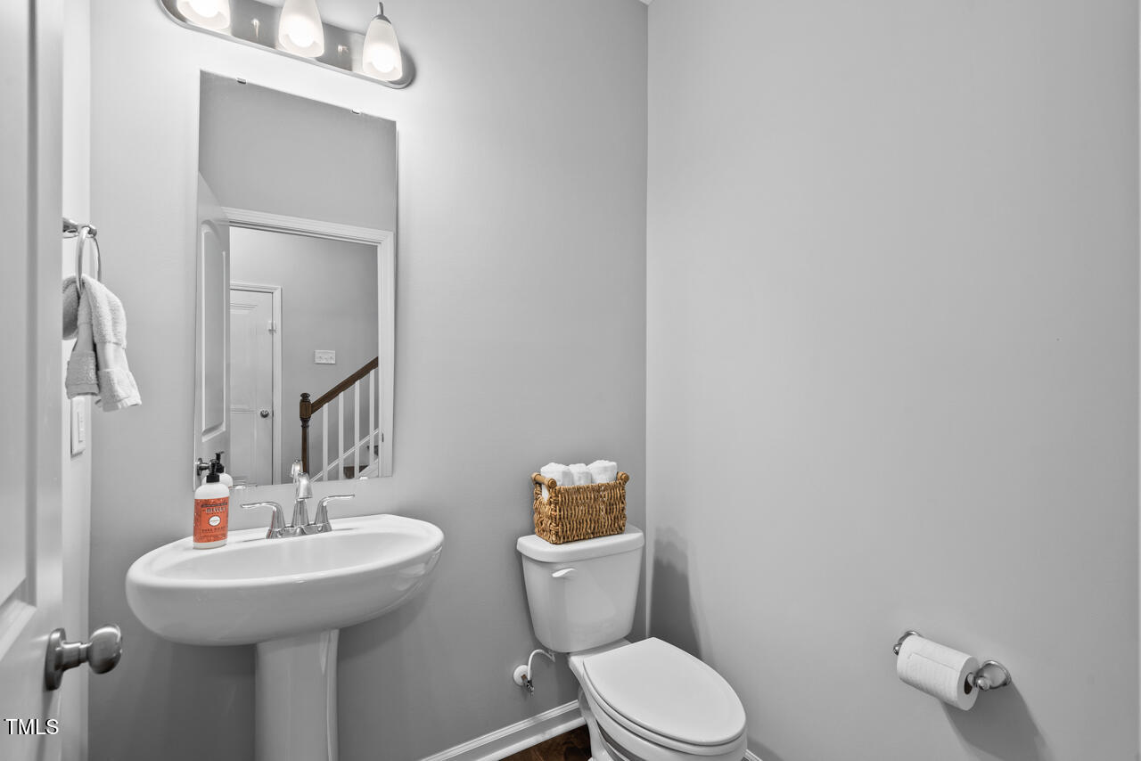 Durham, North Carolina 27703, United States, 4 Bedrooms Bedrooms, ,3 BathroomsBathrooms,Residential,Pending,88262