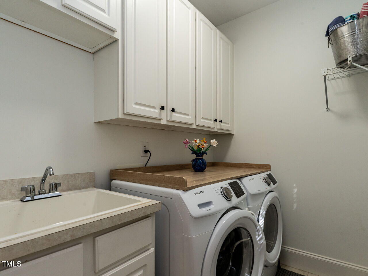 Raleigh, North Carolina 27613, United States, 4 Bedrooms Bedrooms, ,4 BathroomsBathrooms,Residential,Active,207560