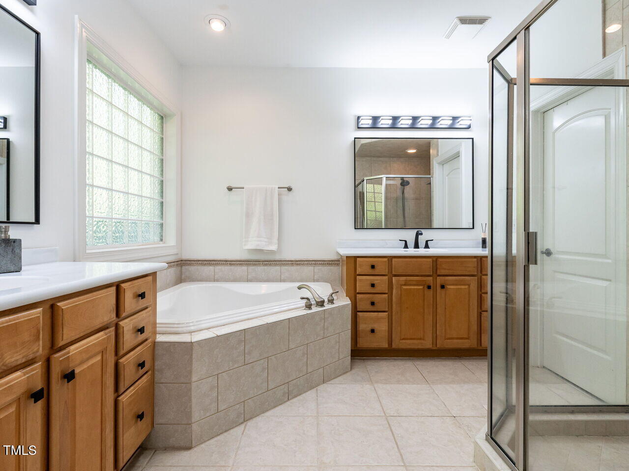 Raleigh, North Carolina 27613, United States, 4 Bedrooms Bedrooms, ,4 BathroomsBathrooms,Residential,Active,207560