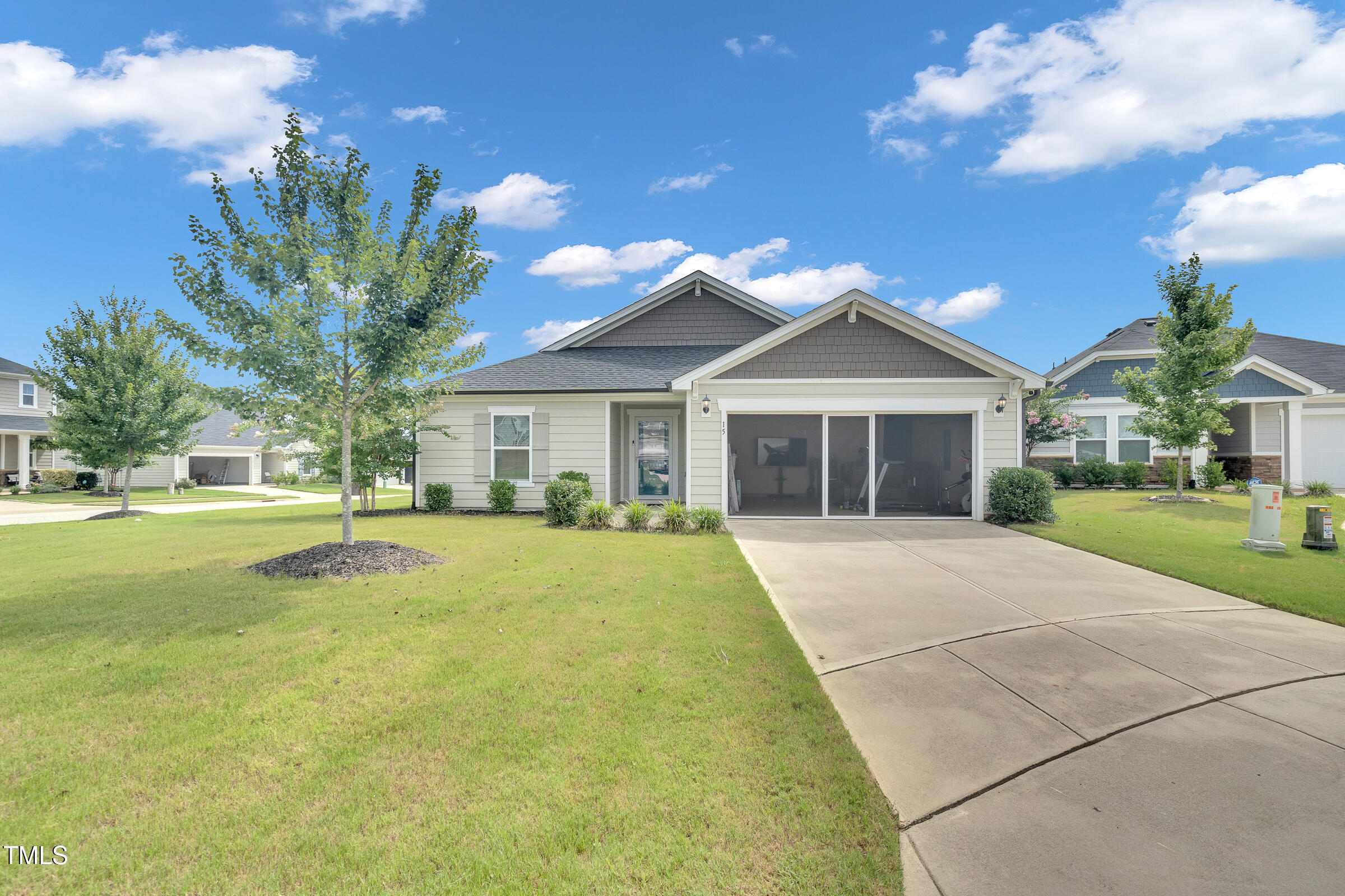 15 Iris Drive