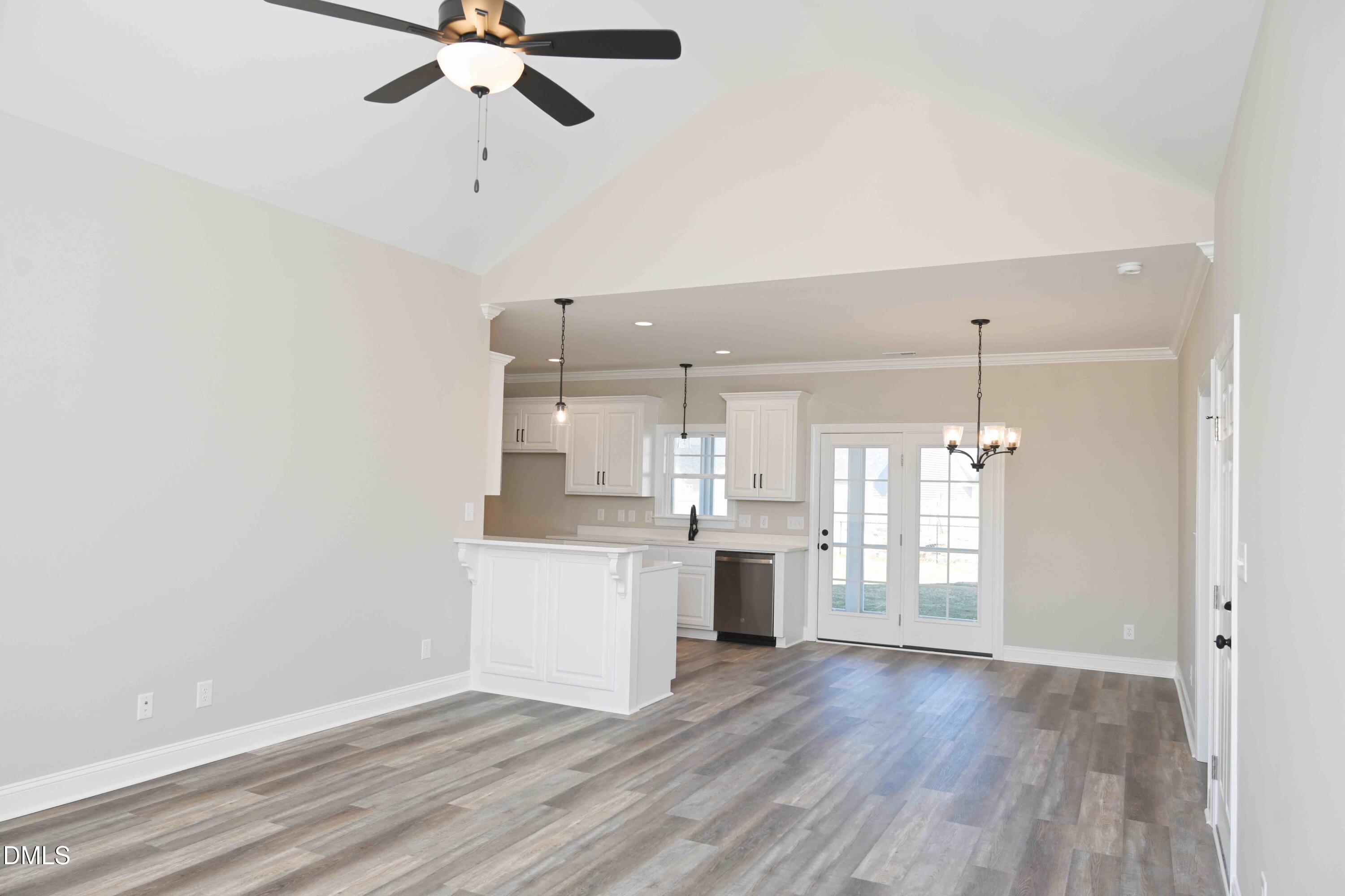 3808 Valleyfield Lane N