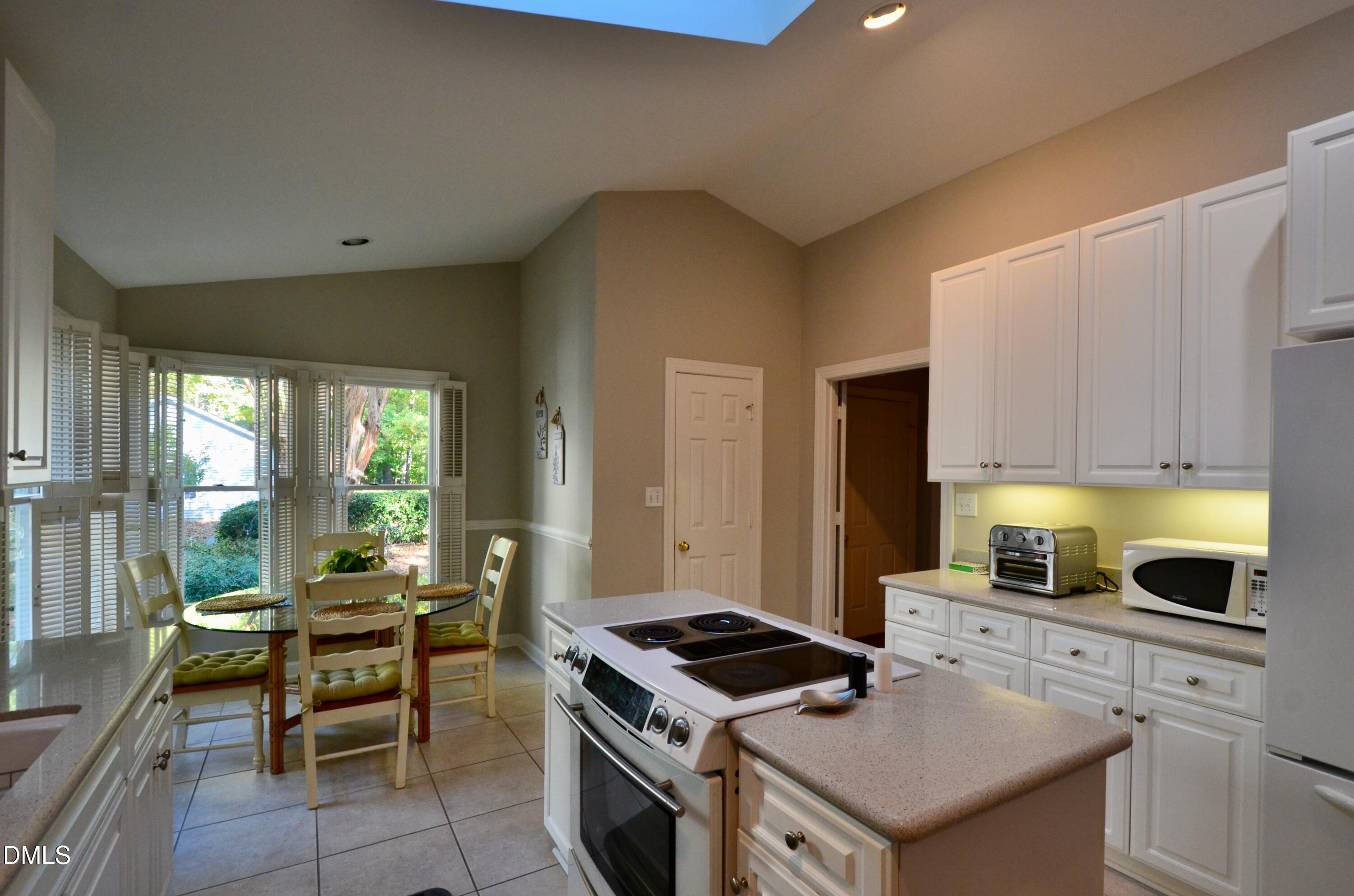 531 Weathersfield