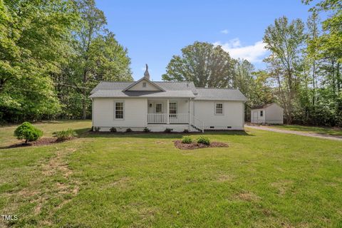 701 Oakwood Street Mebane NC 27302