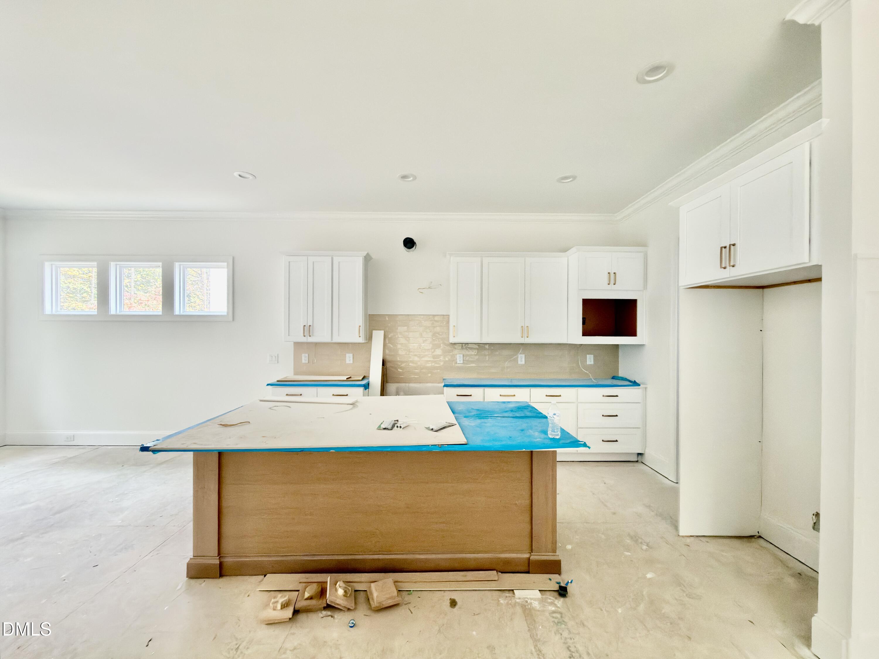 3828 Coach Lantern Avenue