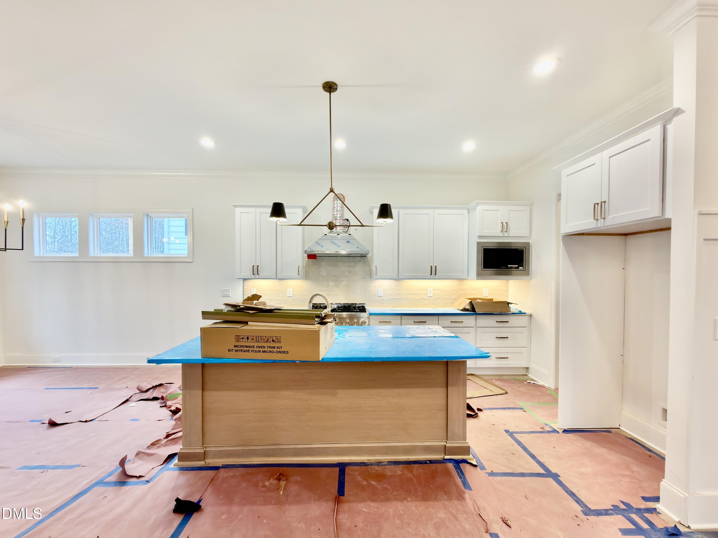 3828 Coach Lantern Avenue