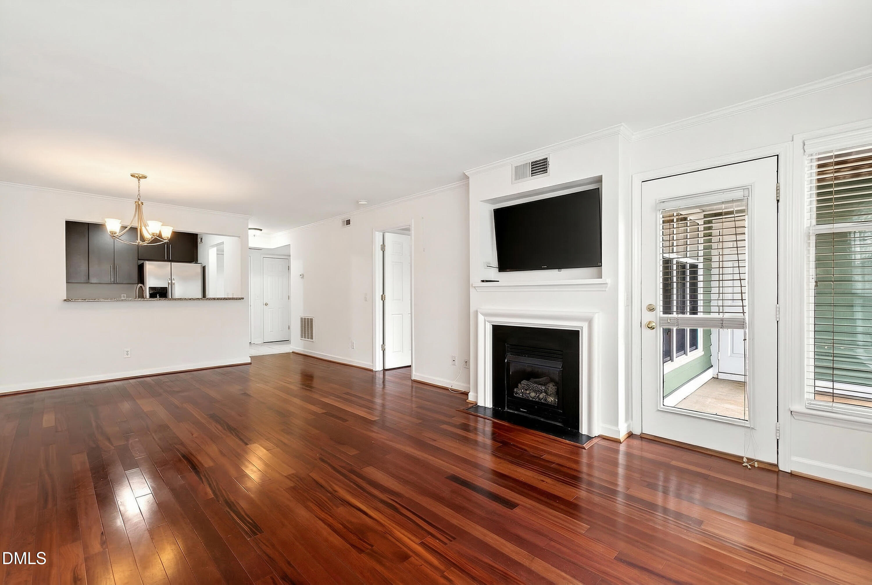 1010 Nicholwood Drive 103