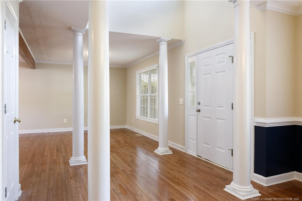 61 Lakewind Court