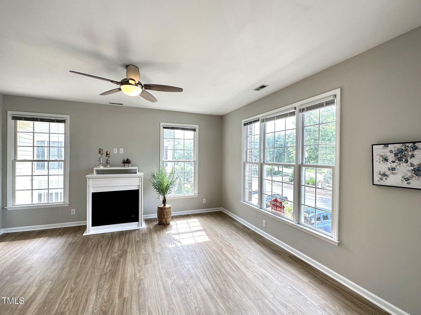 1522 Kudrow Lane