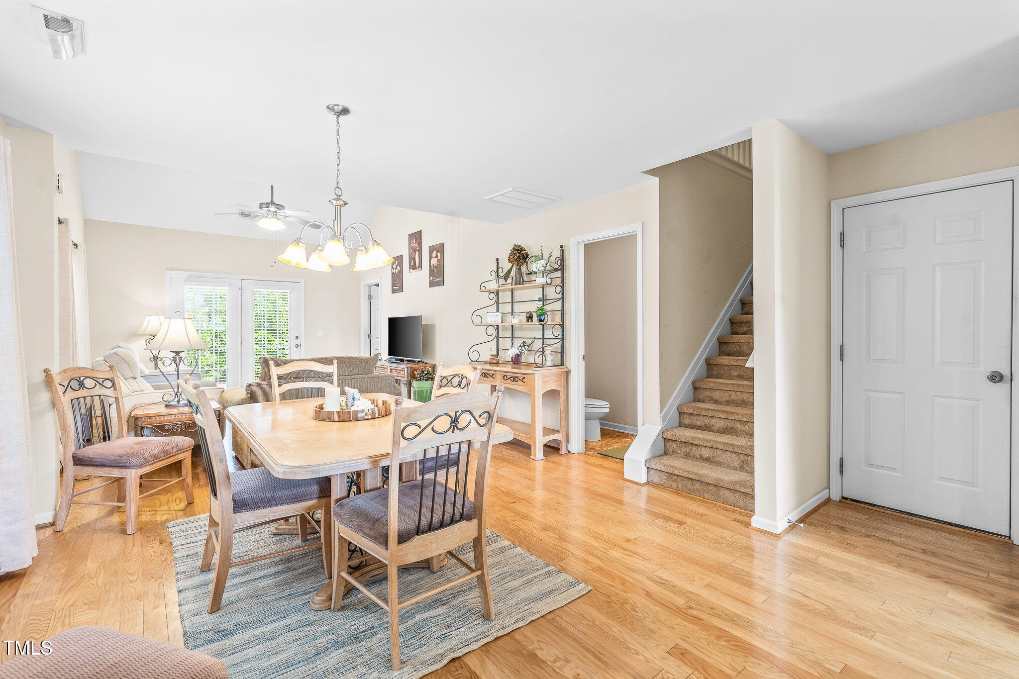 320 Robyn'S Glen Circle Circle