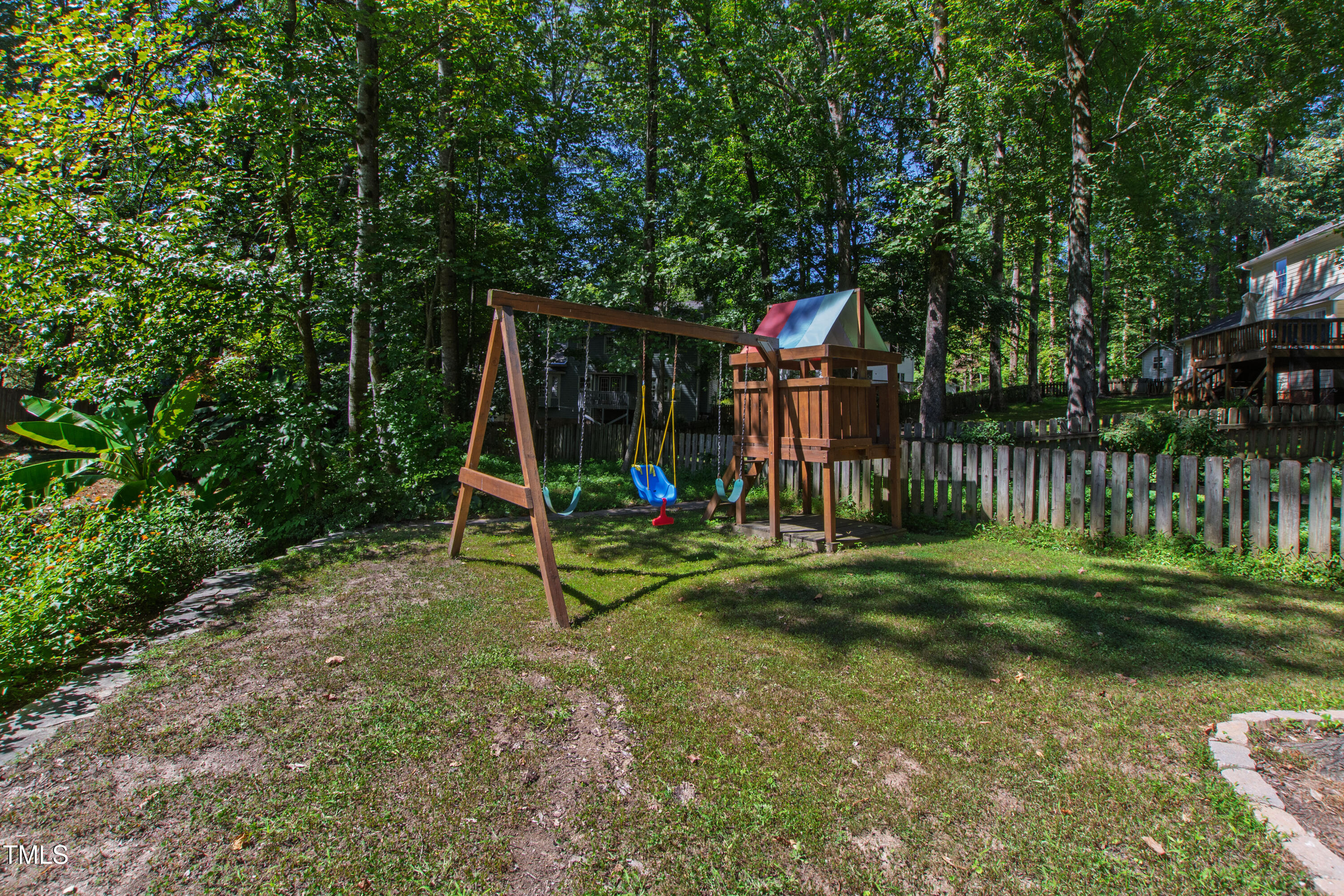 Raleigh, North Carolina 27617, United States, 3 Bedrooms Bedrooms, ,3 BathroomsBathrooms,Residential,Pending,204107