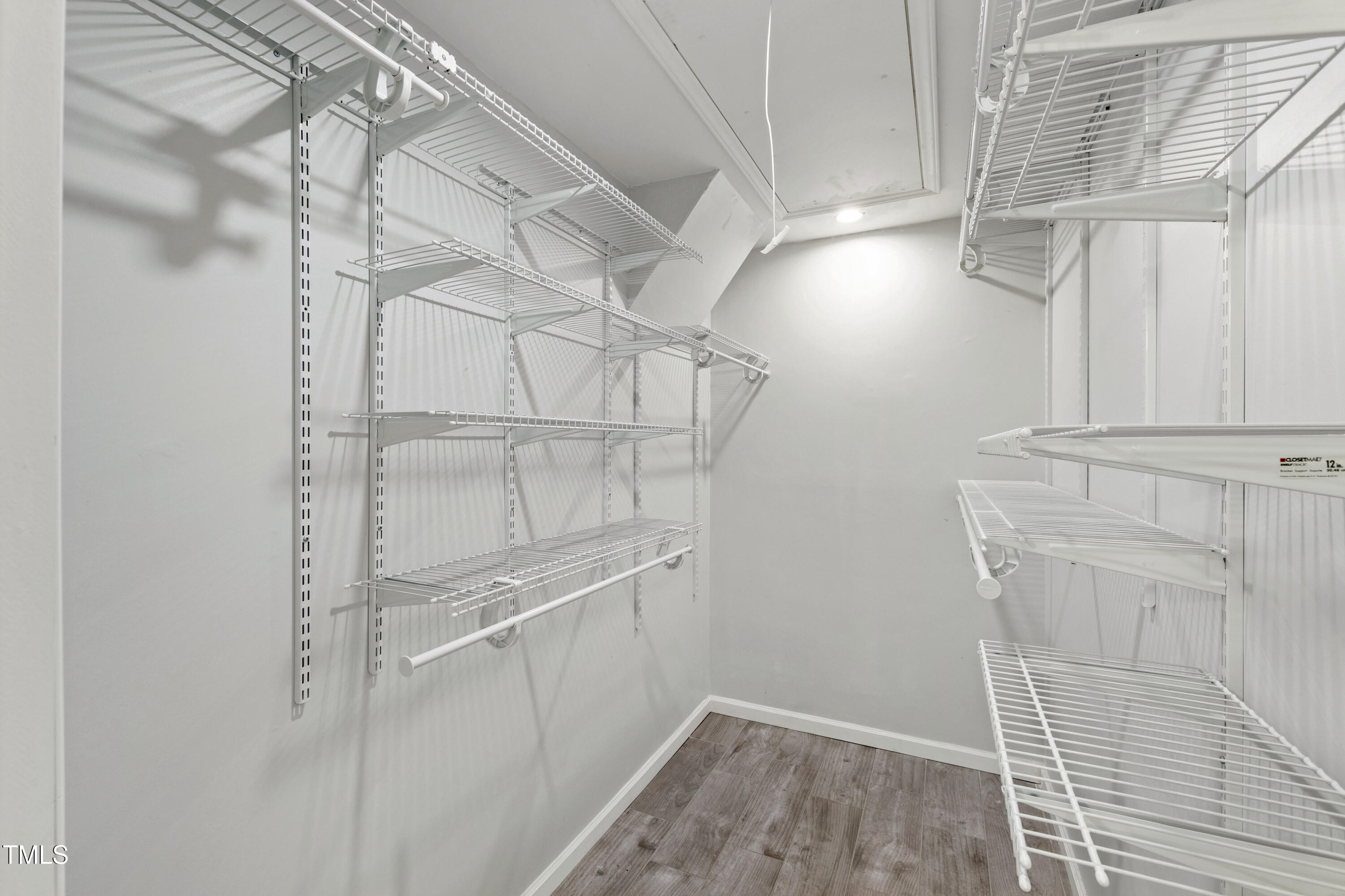 Raleigh, North Carolina 27617, United States, 3 Bedrooms Bedrooms, ,3 BathroomsBathrooms,Residential,Pending,204107