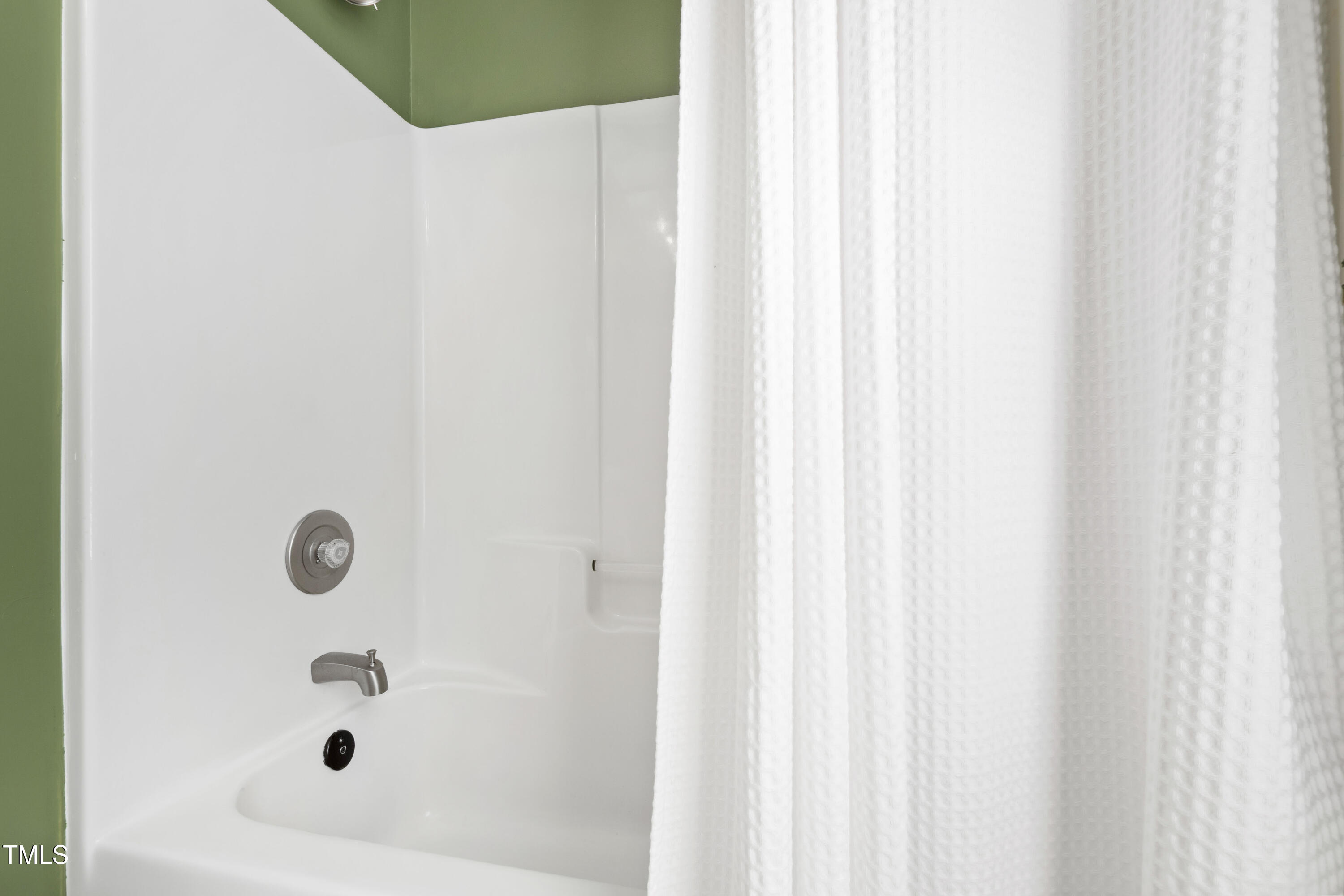 Raleigh, North Carolina 27617, United States, 3 Bedrooms Bedrooms, ,3 BathroomsBathrooms,Residential,Pending,204107