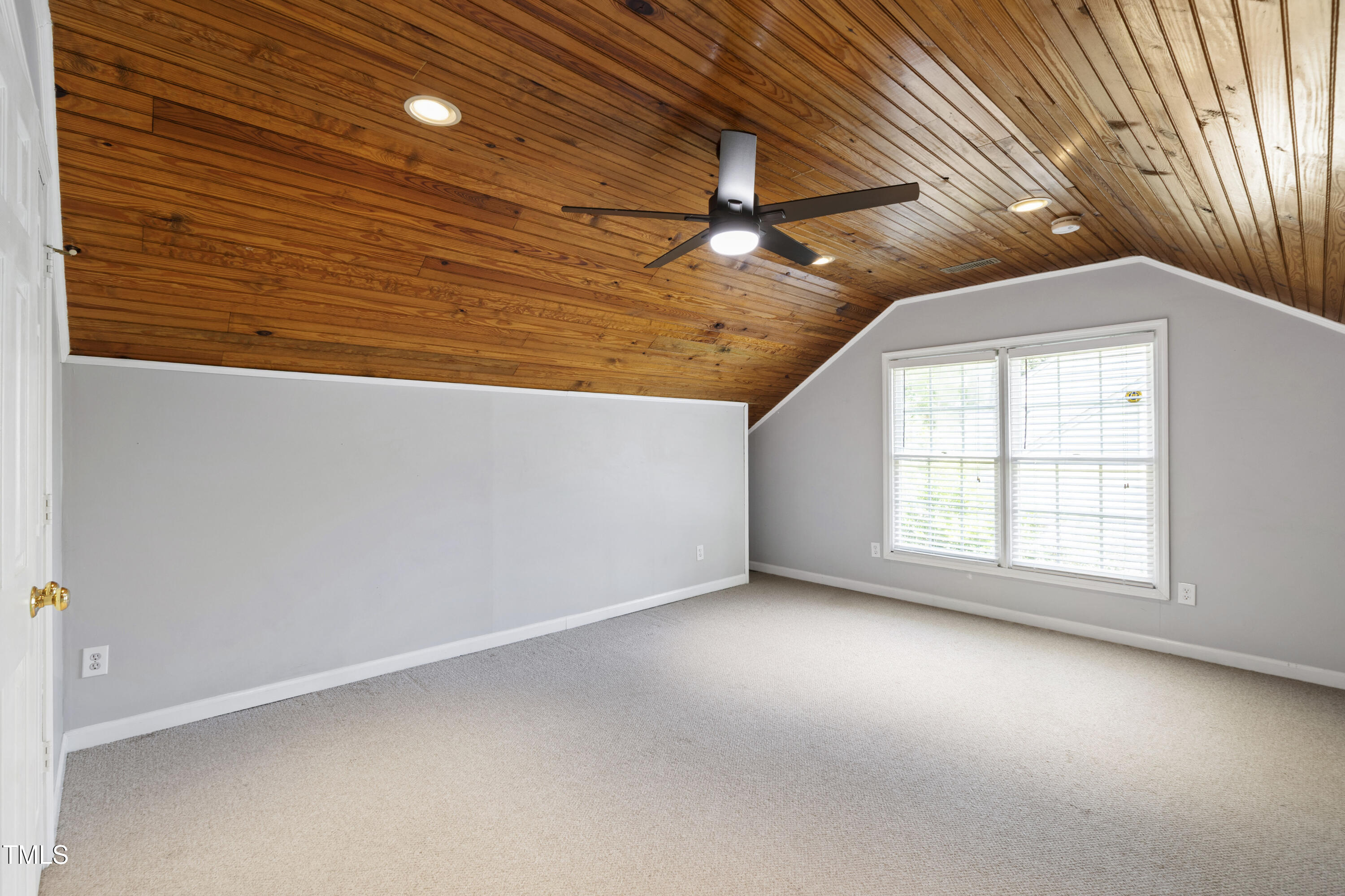 Raleigh, North Carolina 27617, United States, 3 Bedrooms Bedrooms, ,3 BathroomsBathrooms,Residential,Pending,204107