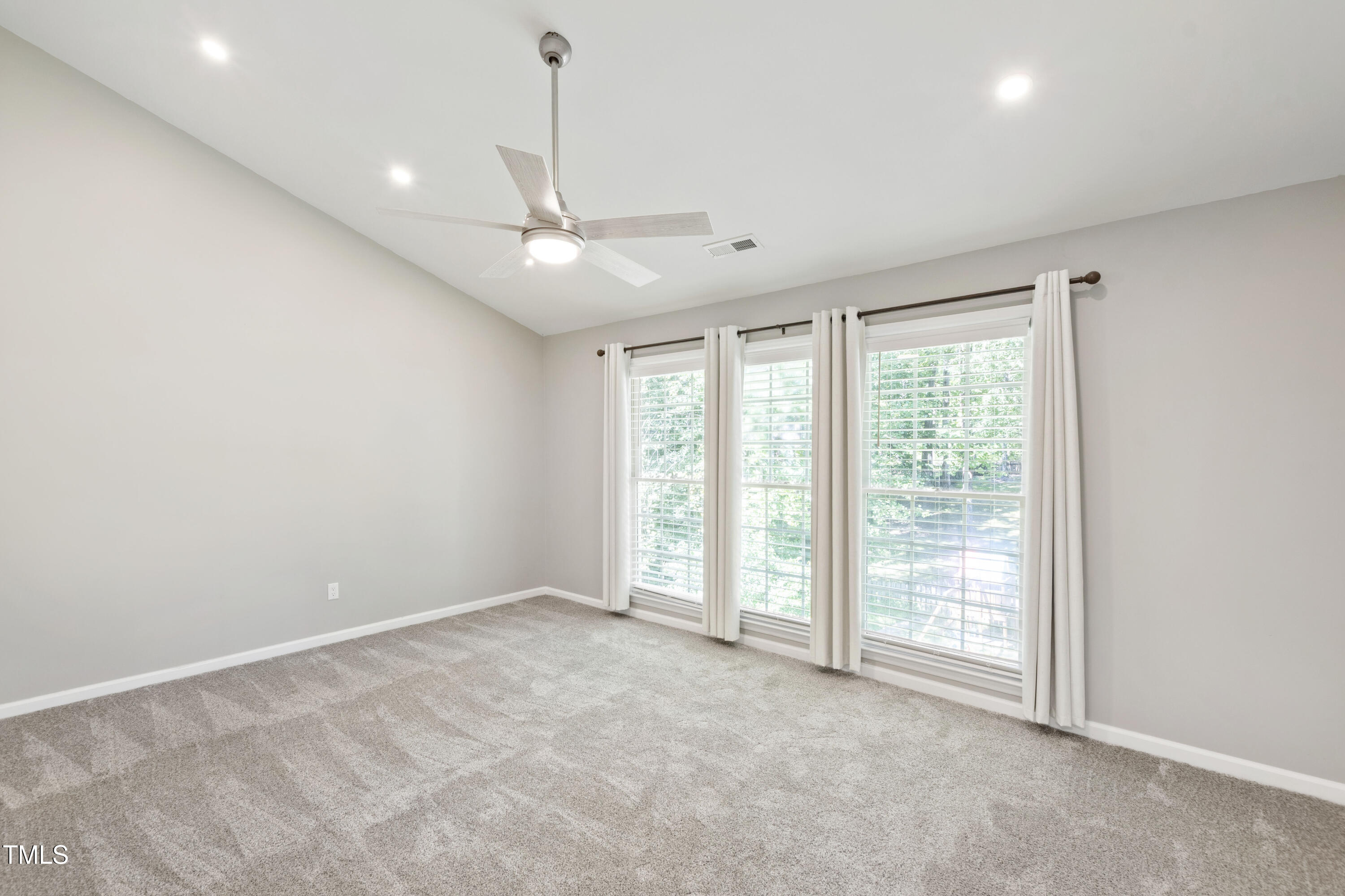 Raleigh, North Carolina 27617, United States, 3 Bedrooms Bedrooms, ,3 BathroomsBathrooms,Residential,Pending,204107