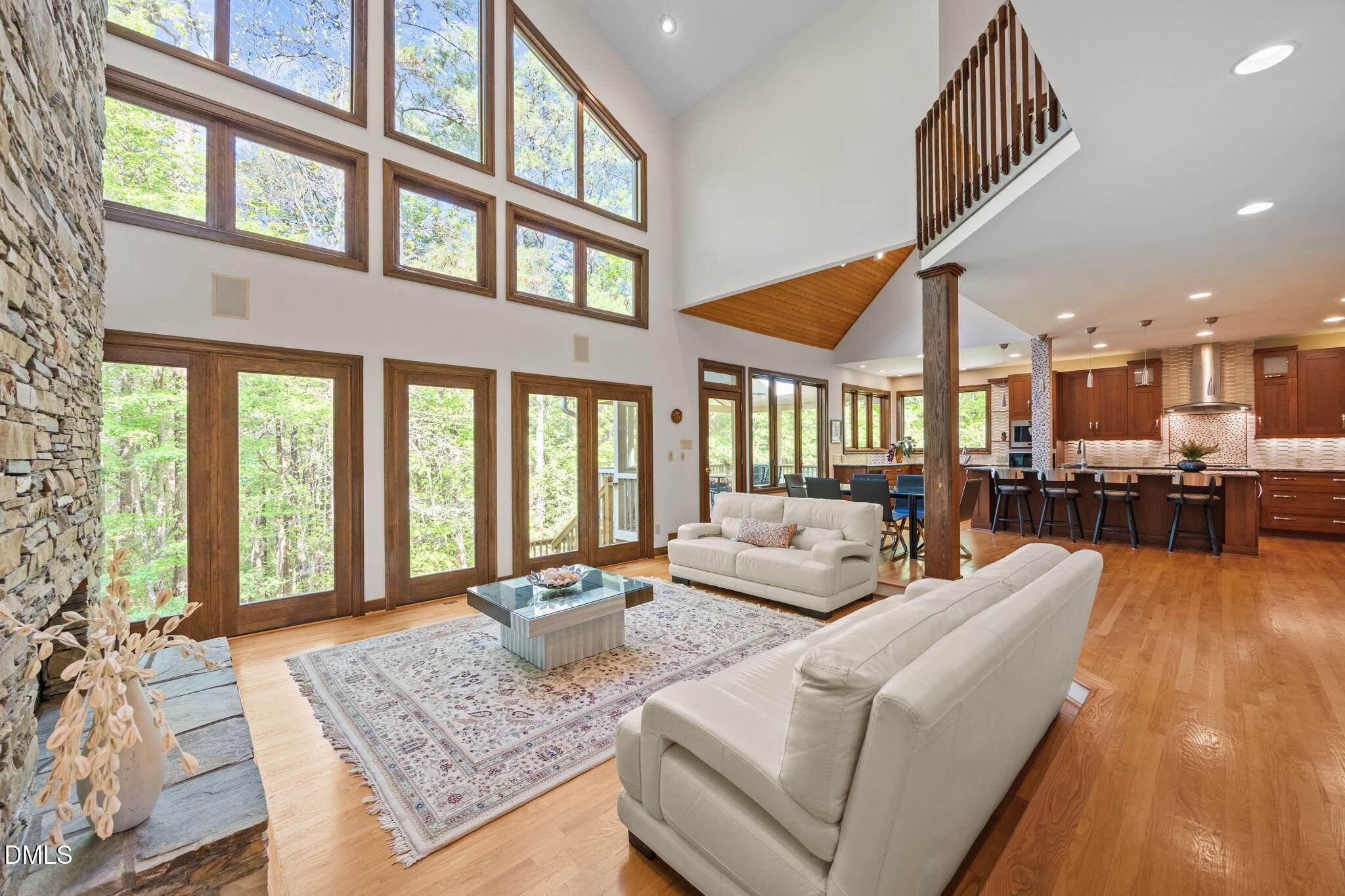 12117 Cliffside Circle