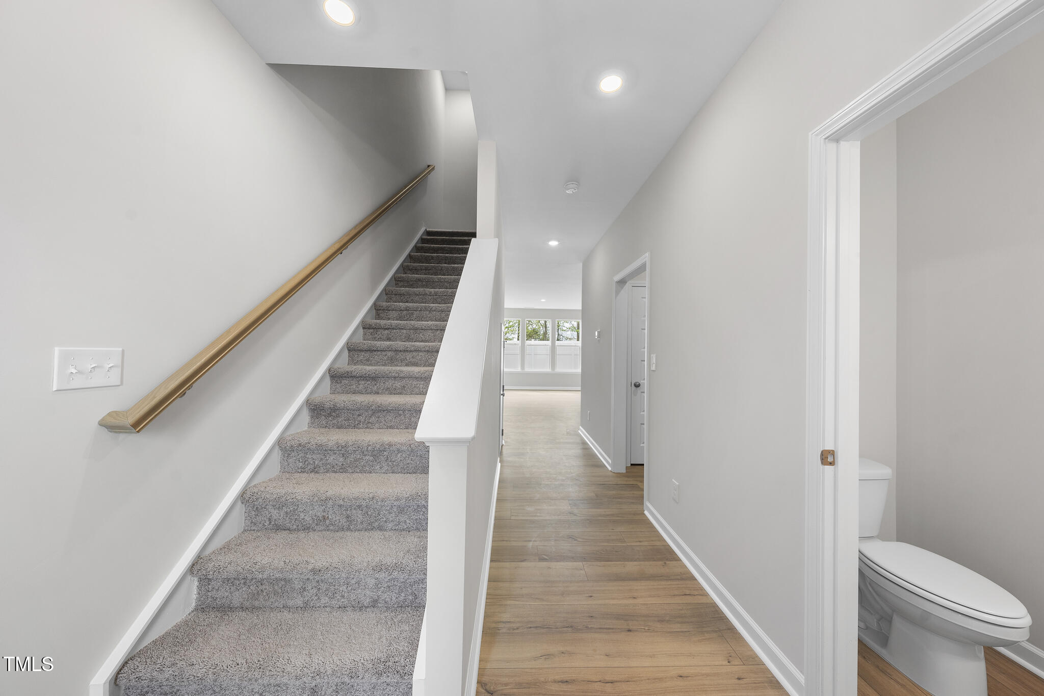 84 Ripple Way 313