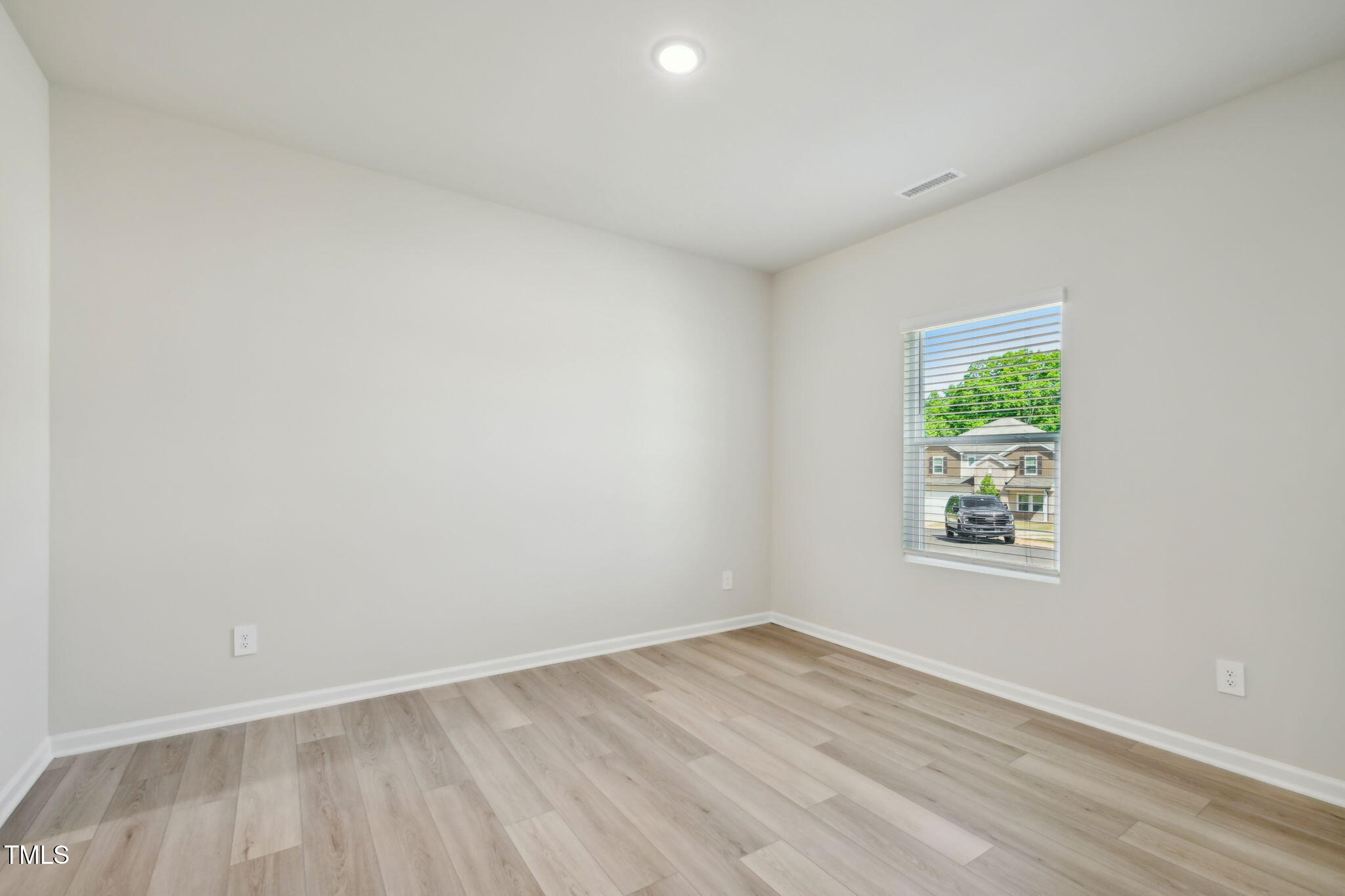 1217 Whitespire Way