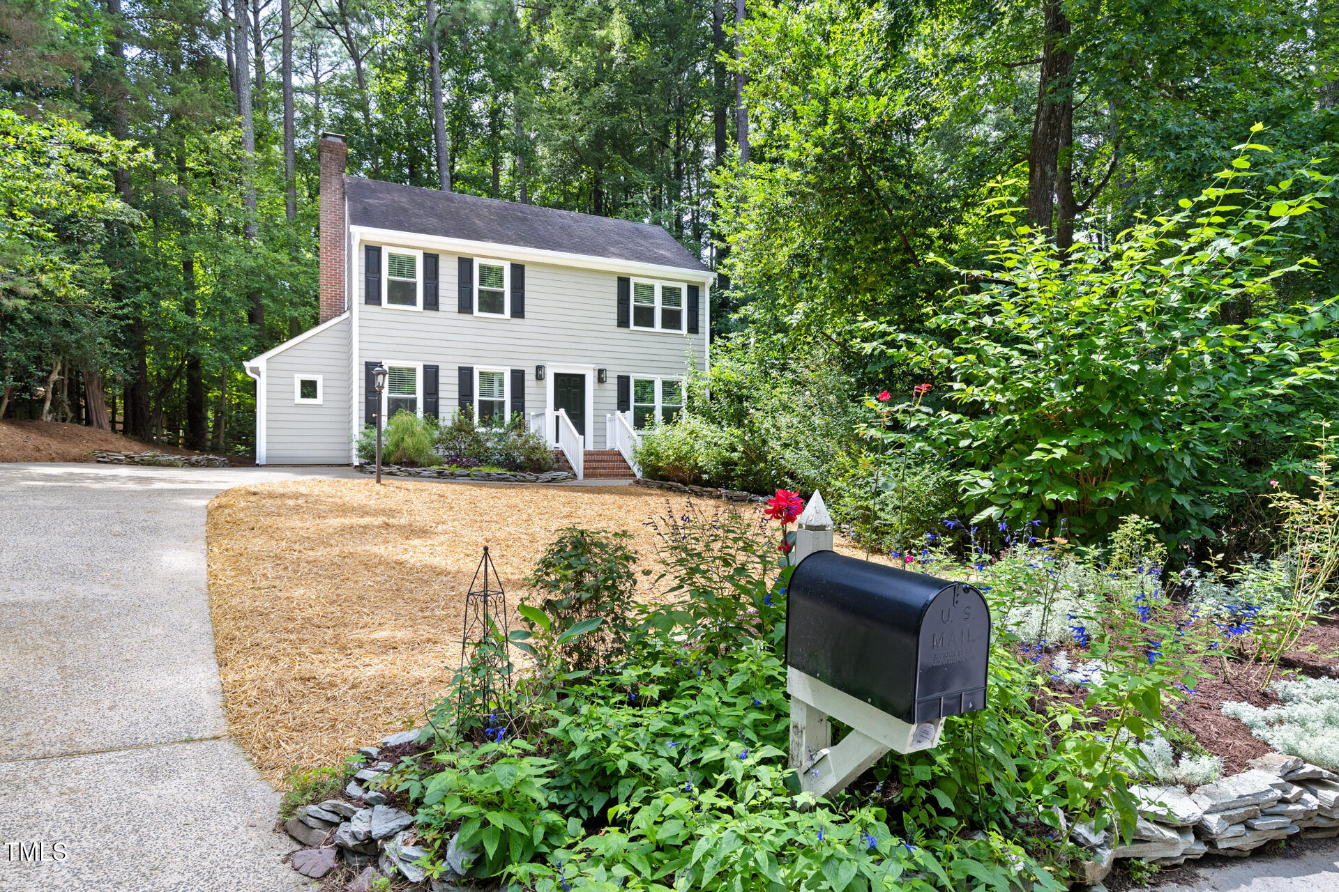 8 Briarfield Court