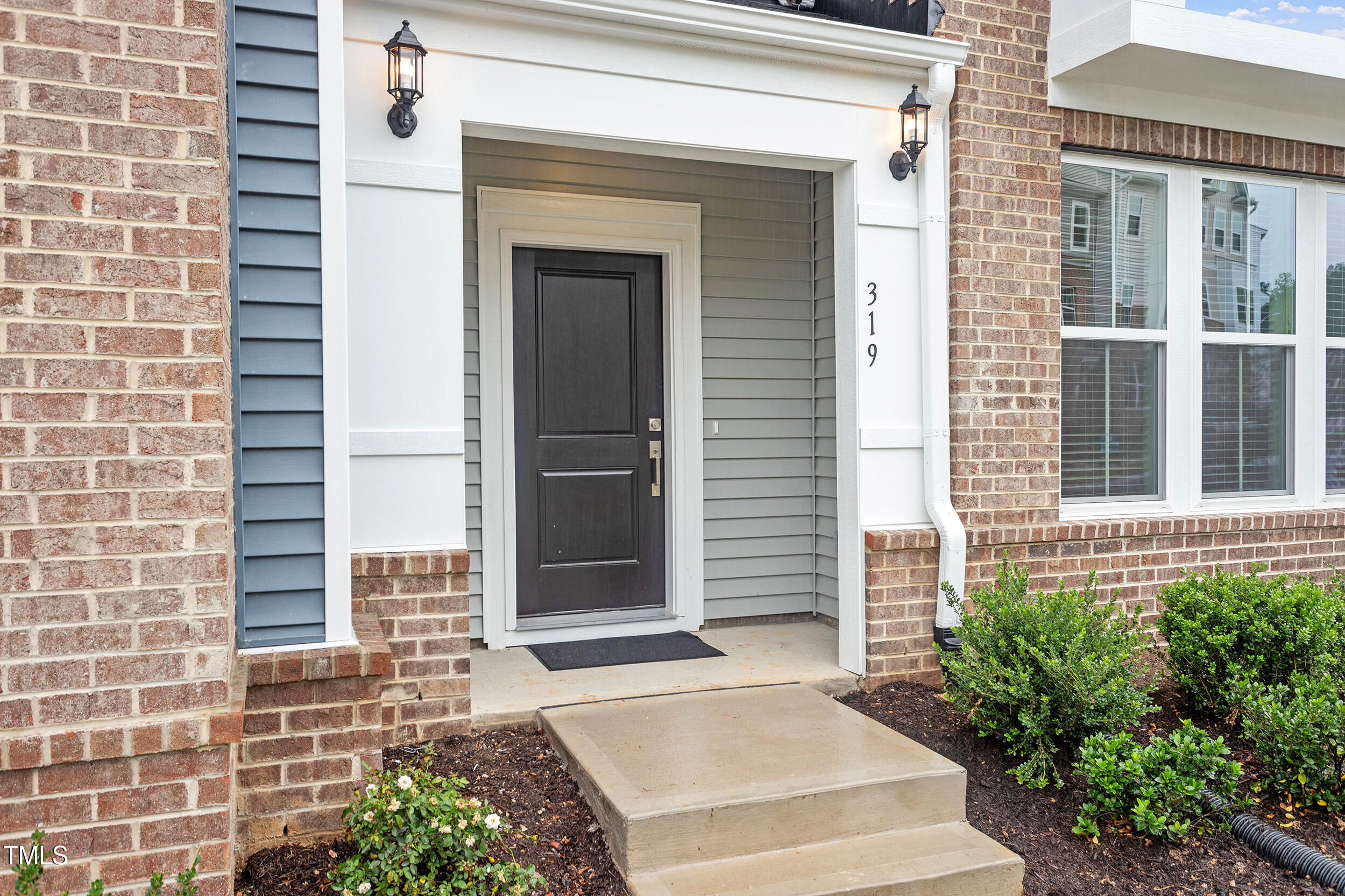 319 Chesapeake Commons Street 103