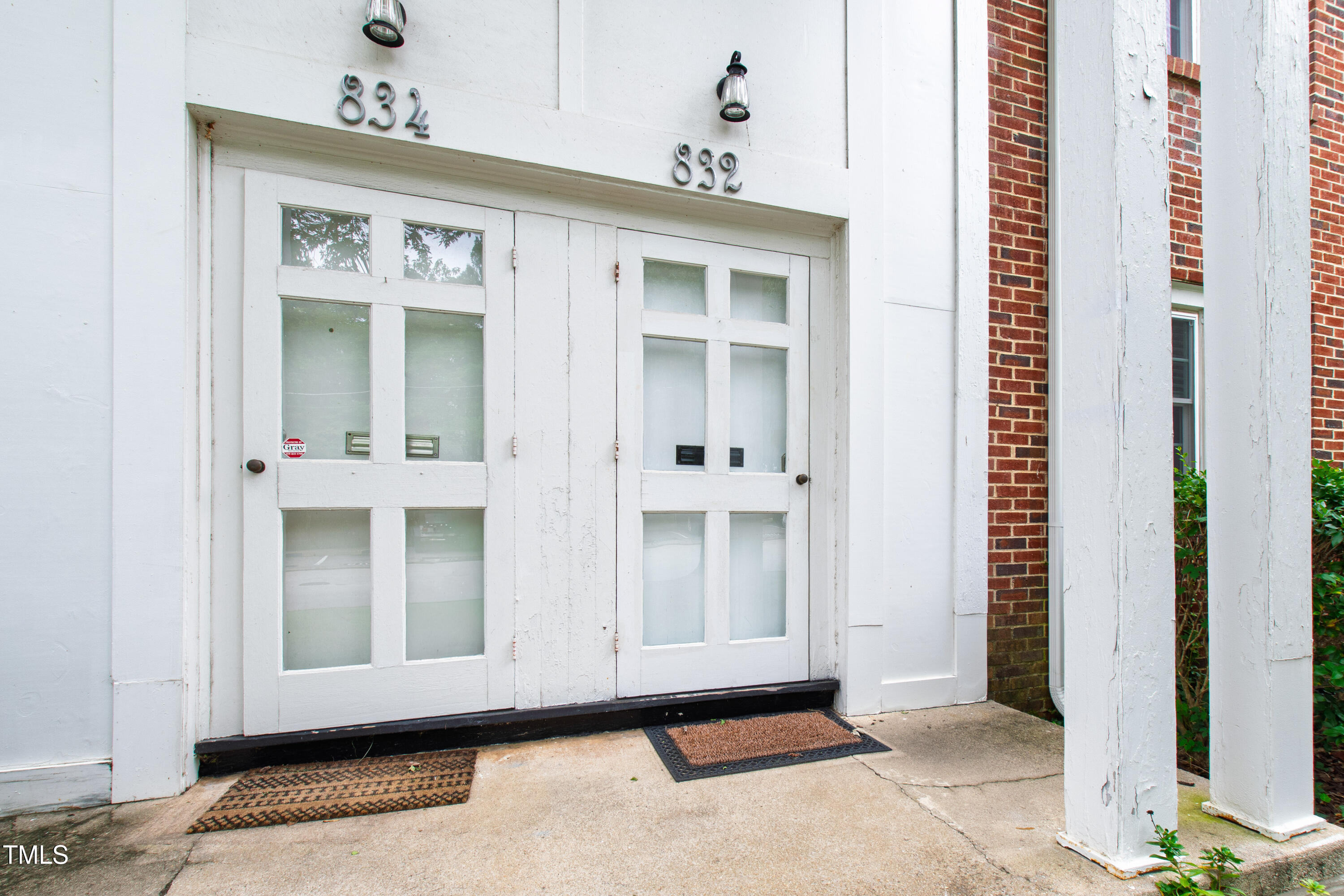 832 Bryan Street
