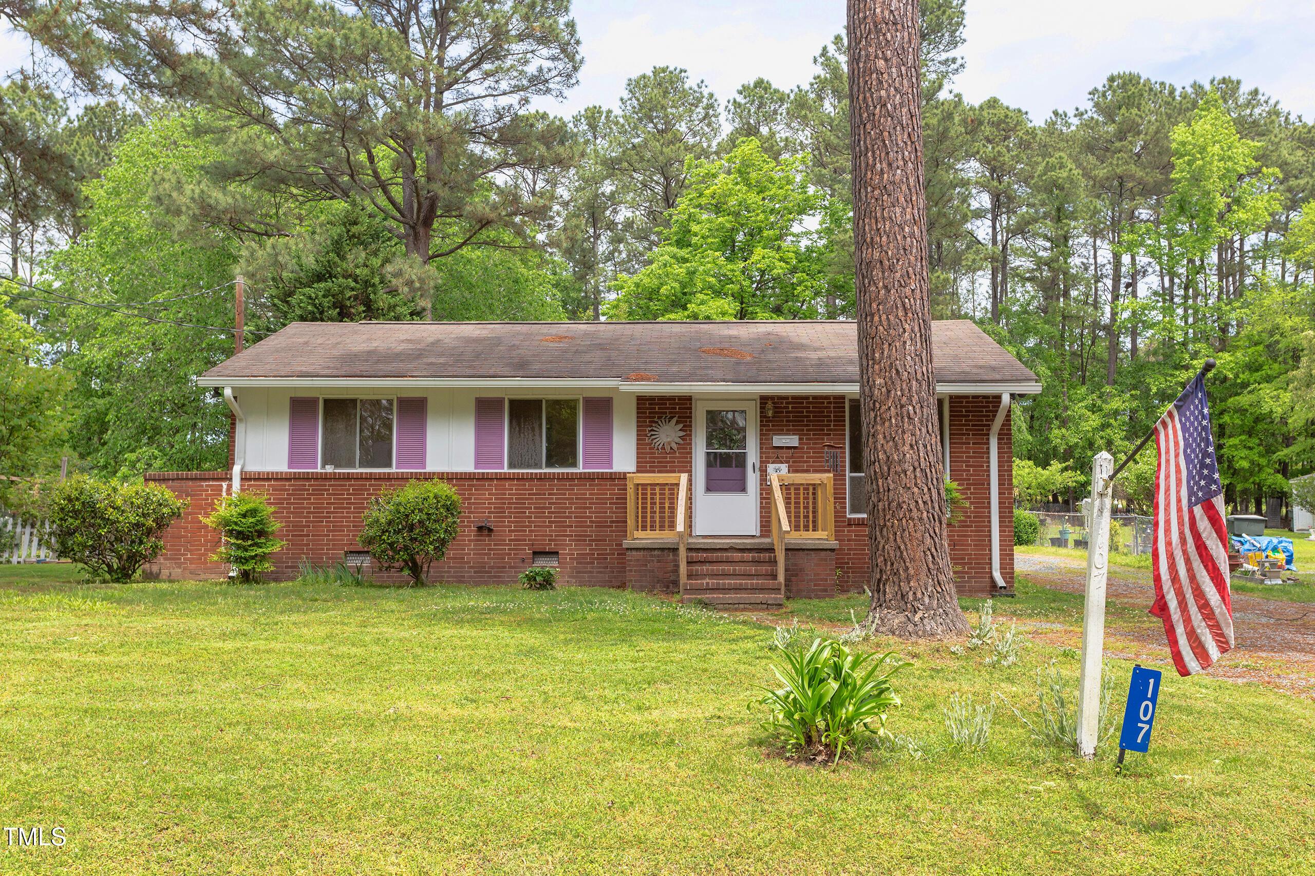 107 Glosson Circle
