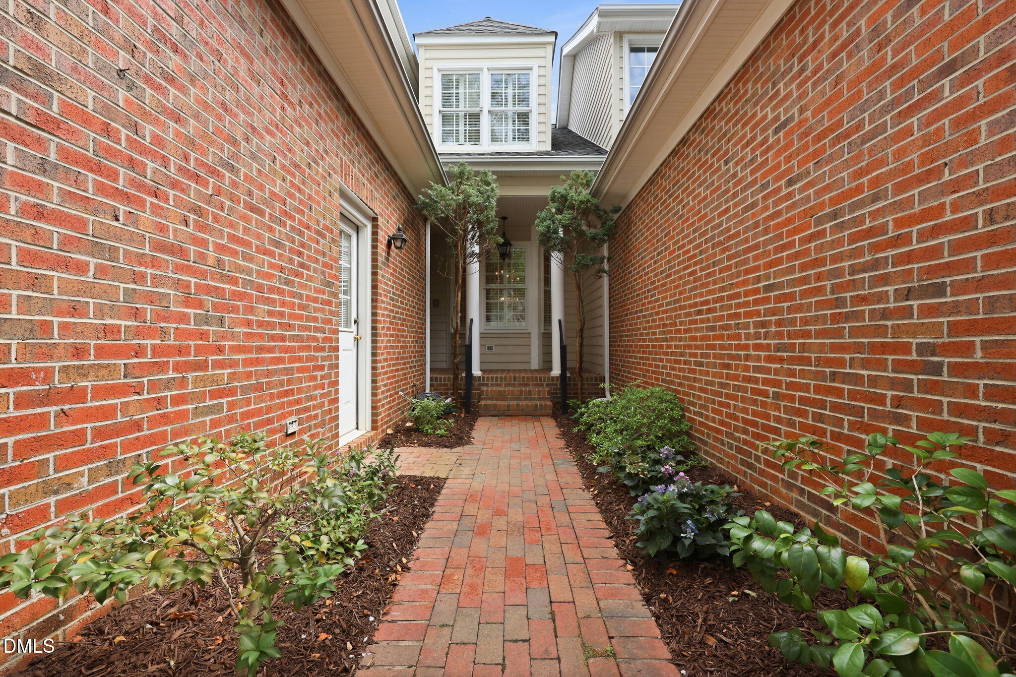 3412 Sir Colleton Court