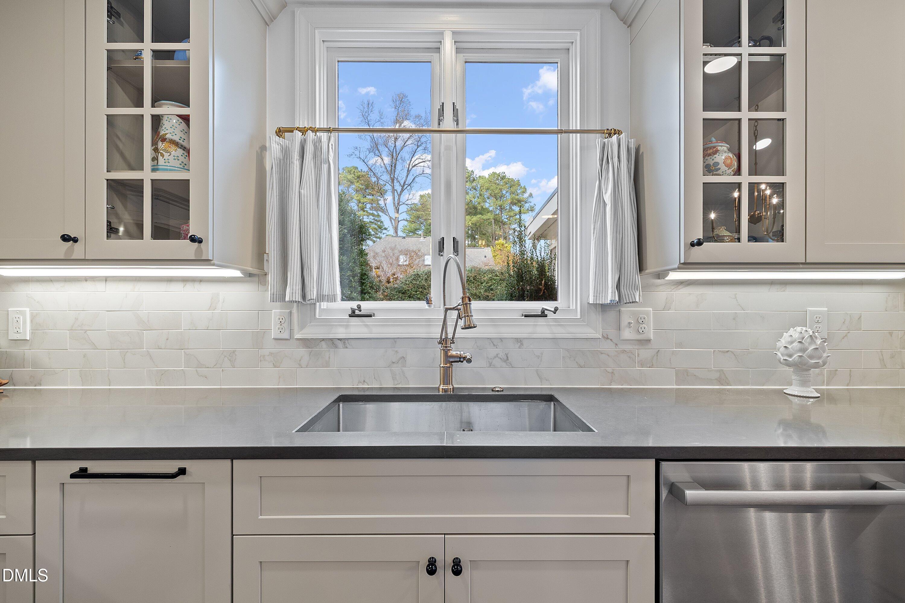 Raleigh, North Carolina 27615, United States, 4 Bedrooms Bedrooms, ,3 BathroomsBathrooms,Residential,Pending,246695