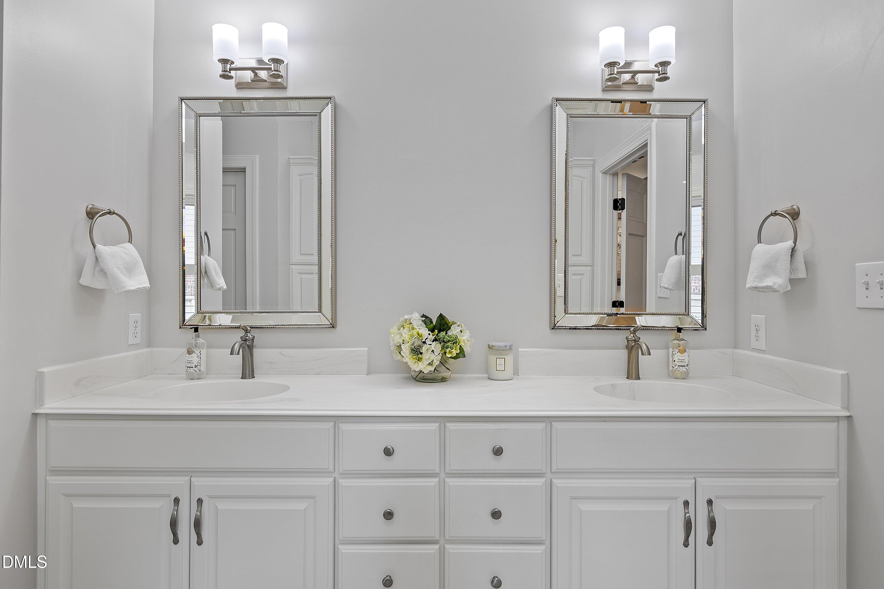 Raleigh, North Carolina 27615, United States, 4 Bedrooms Bedrooms, ,3 BathroomsBathrooms,Residential,Pending,246695