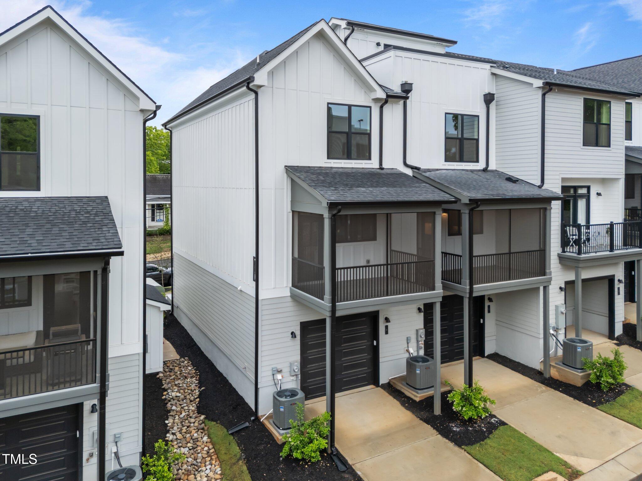 710 W North Street 101