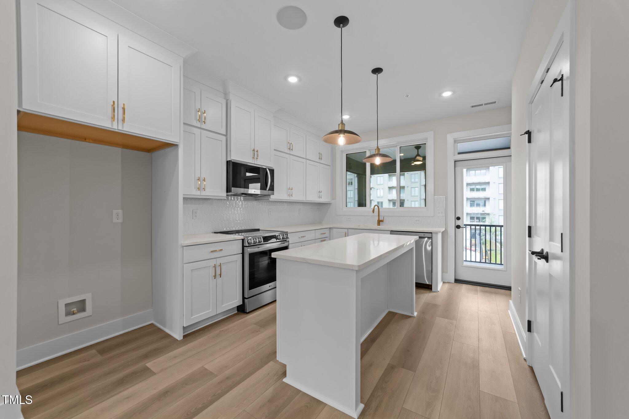710 W North Street 101