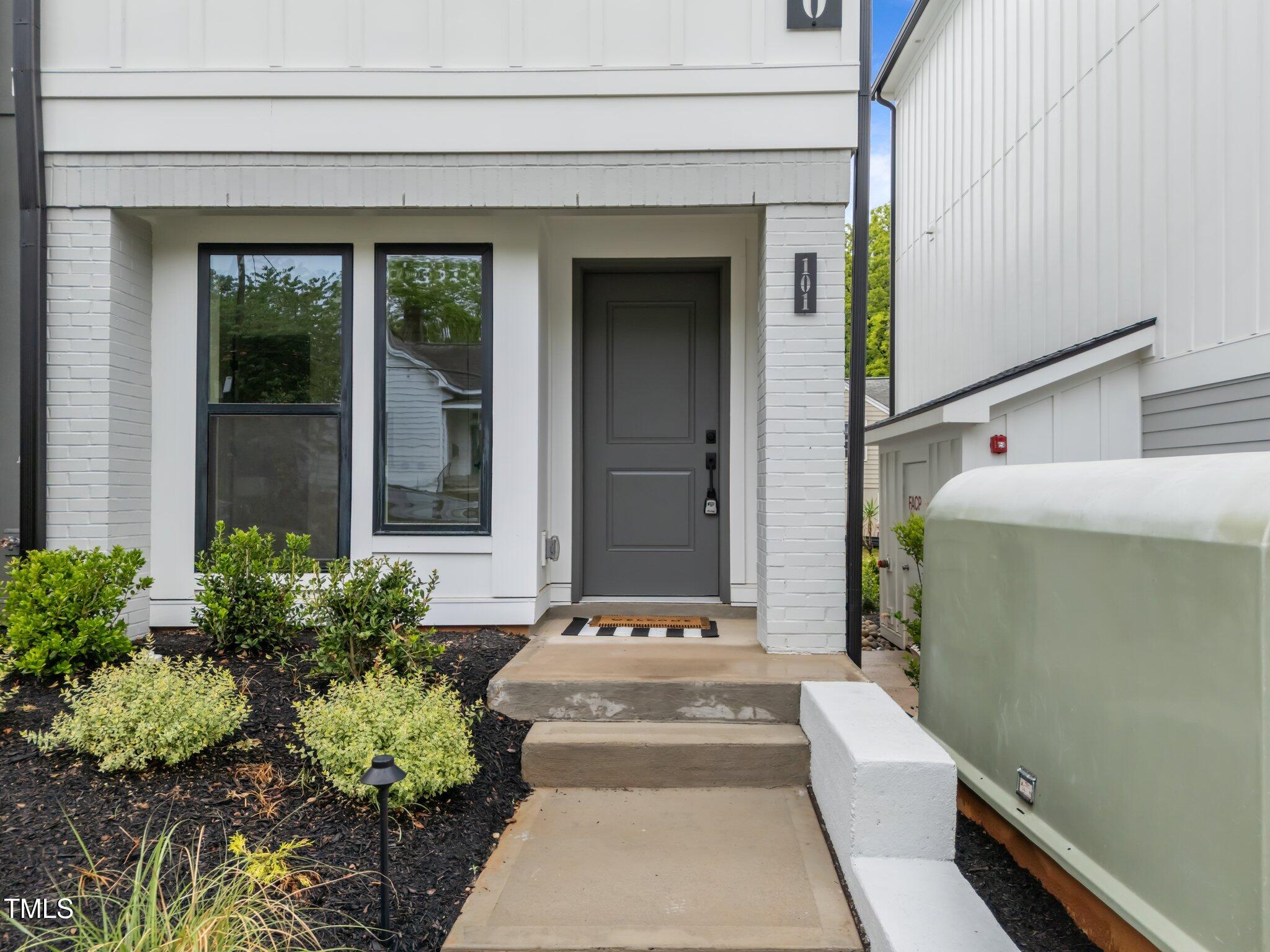 710 W North Street 101