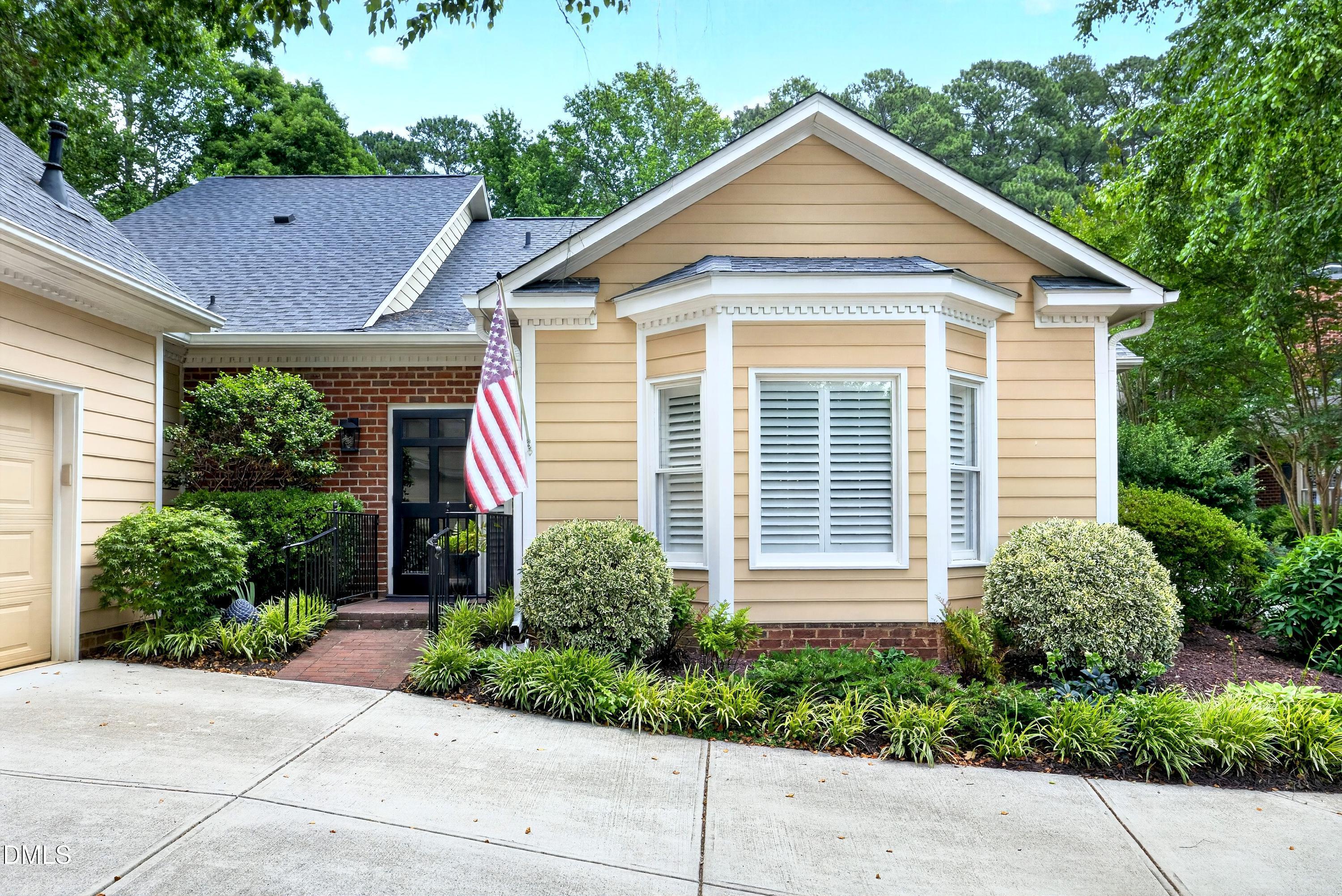 103 Prestwick Place