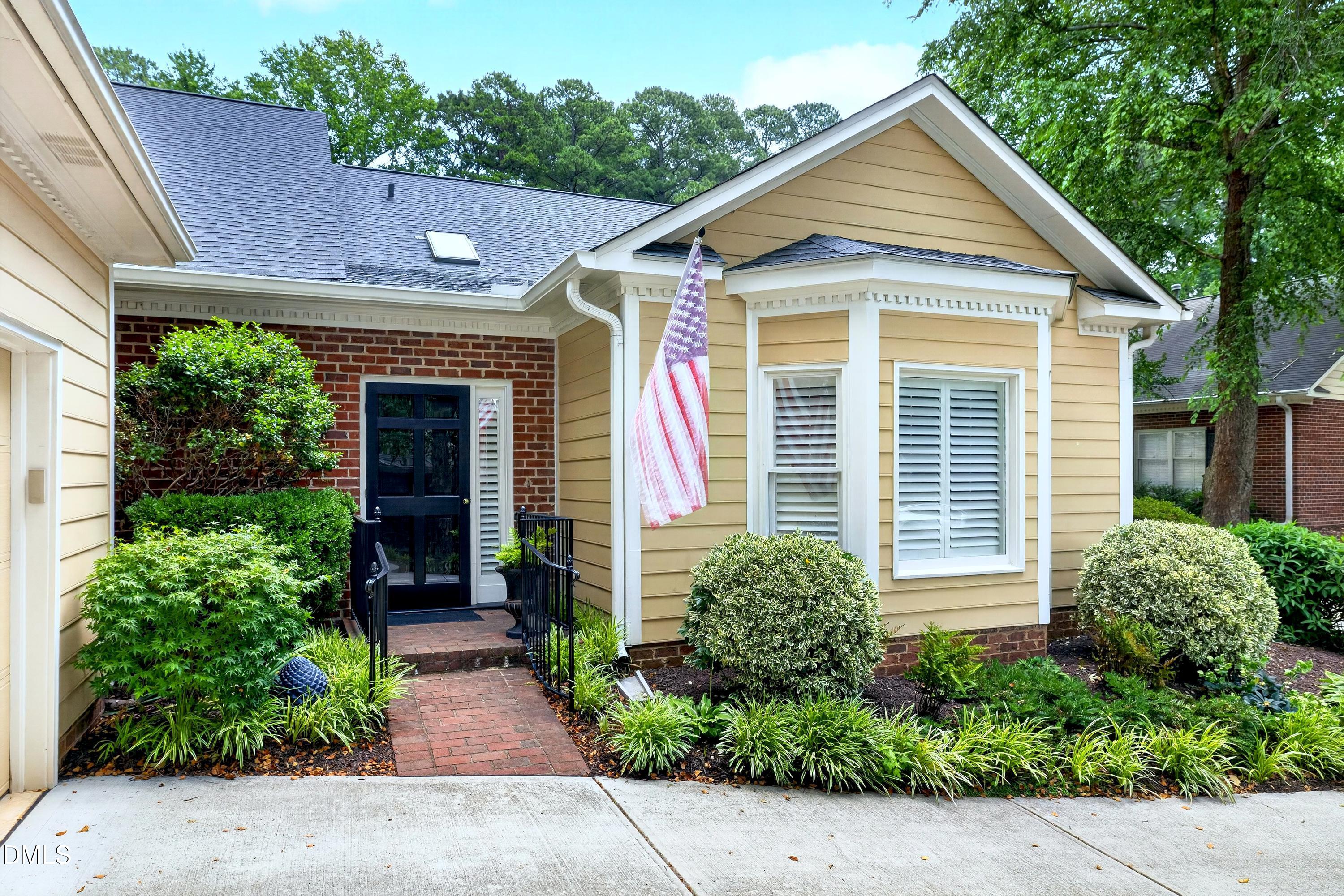 103 Prestwick Place