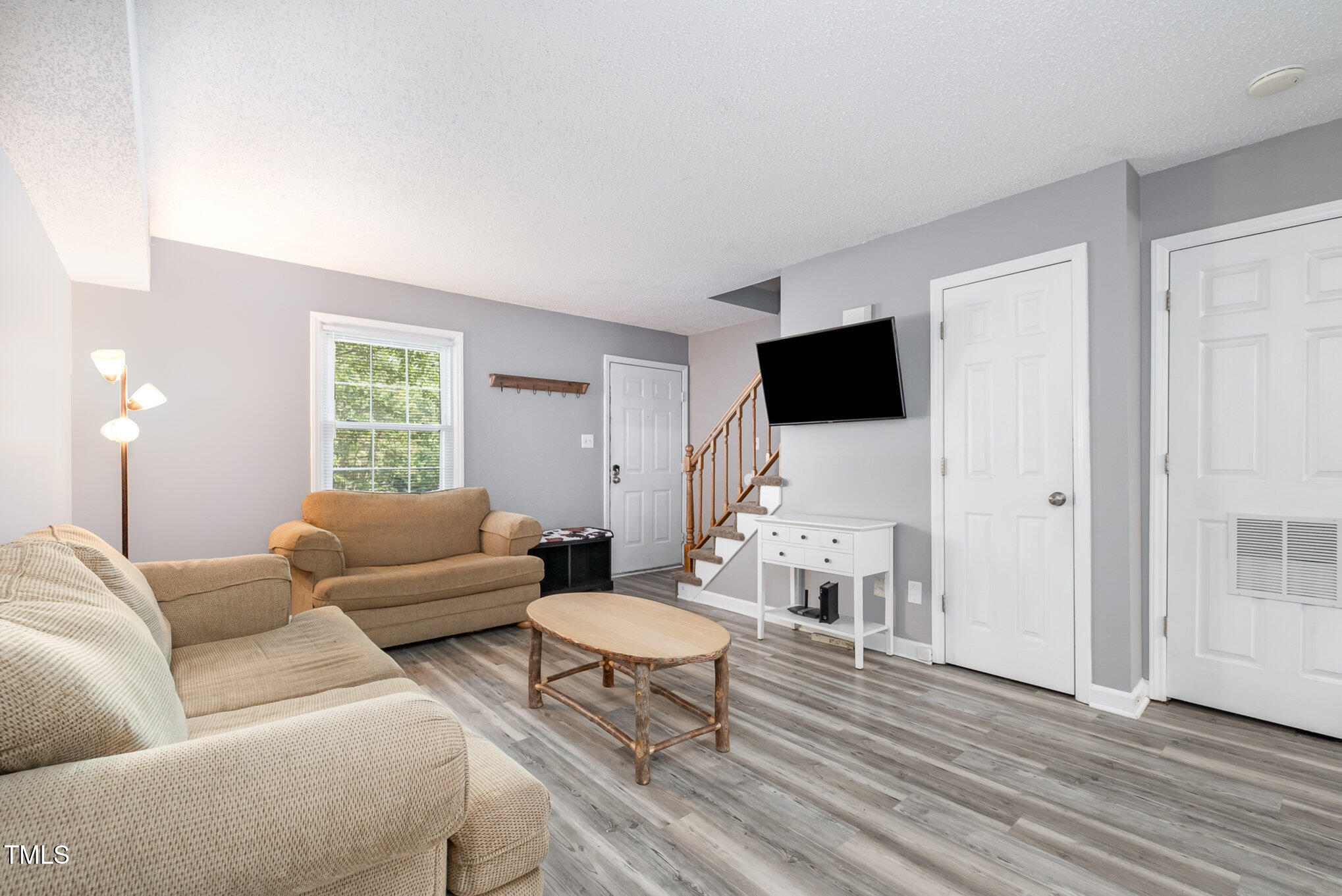 4822 Blue Bird Court B