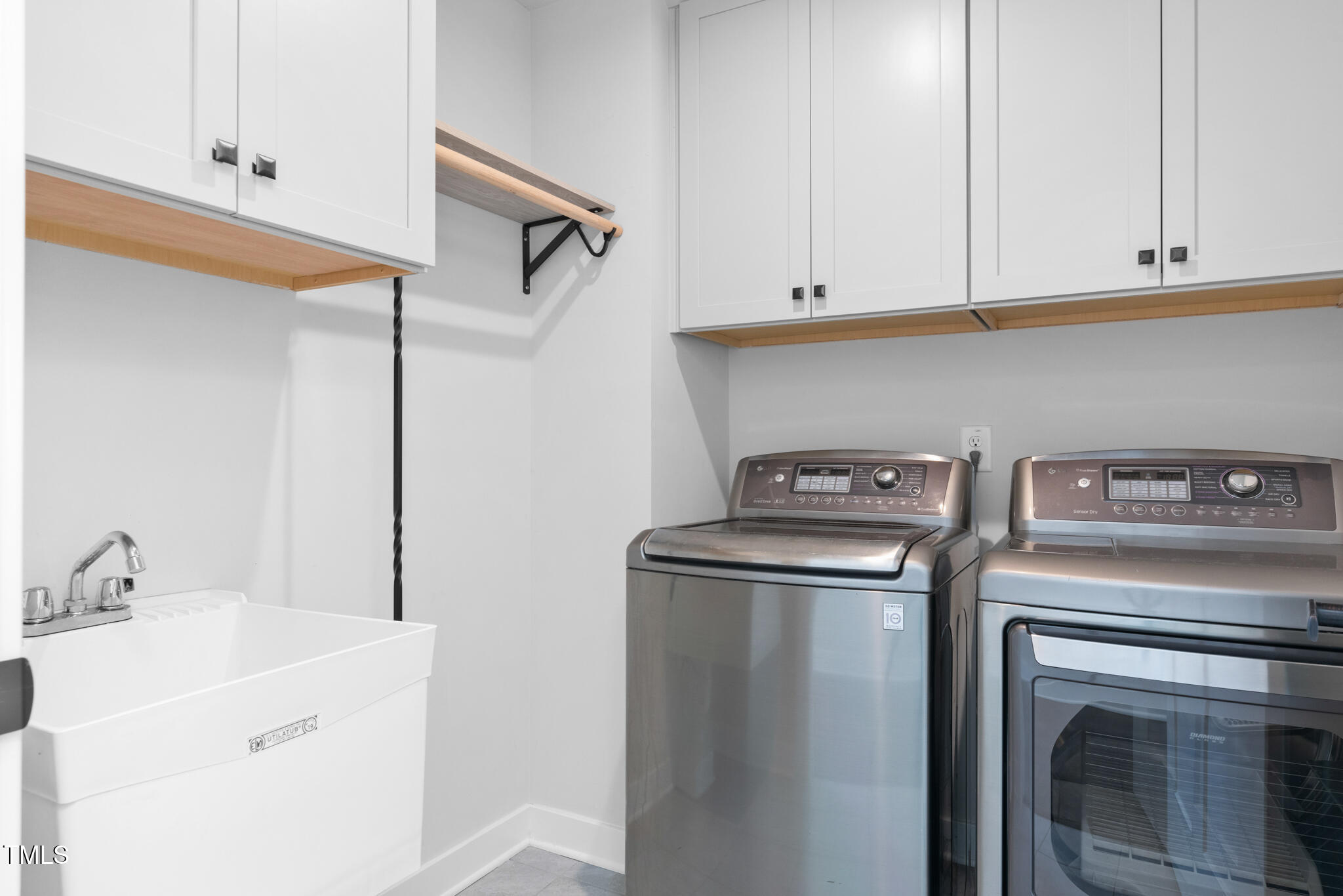 New Hill, North Carolina 27562, United States, 4 Bedrooms Bedrooms, ,3 BathroomsBathrooms,Residential,Active,126176