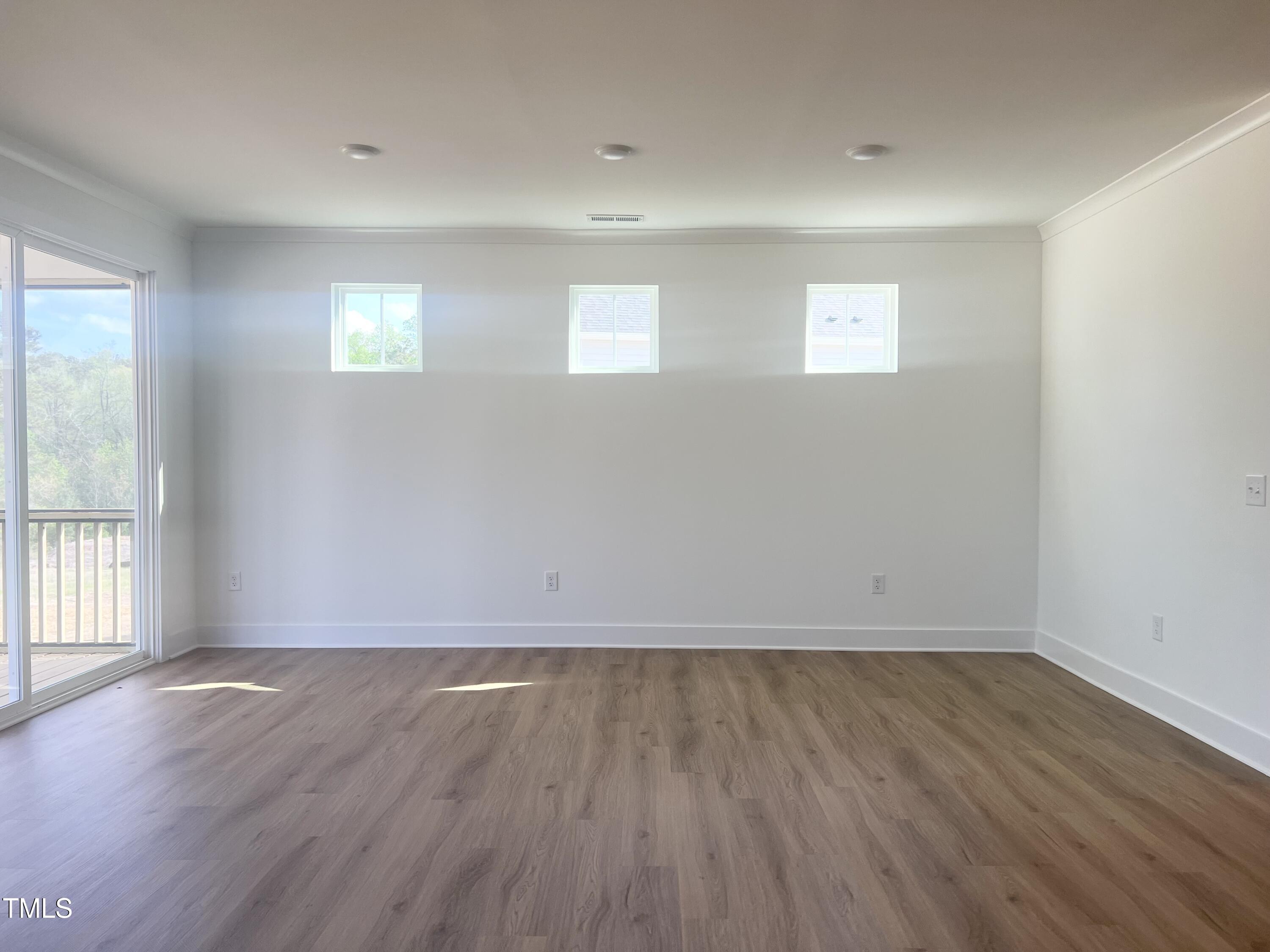 196 Golfview Avenue