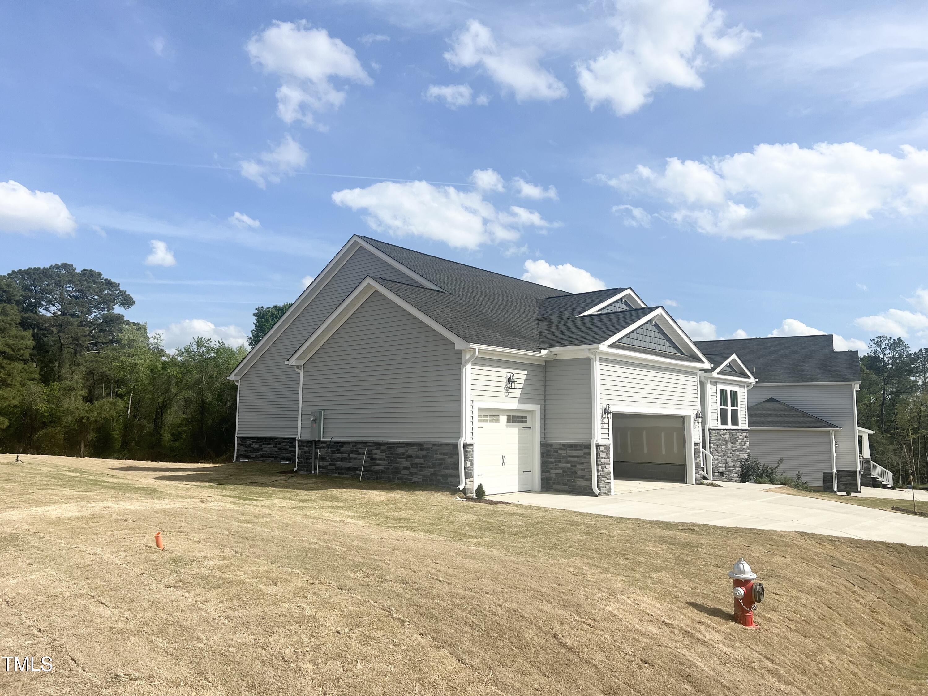 196 Golfview Avenue